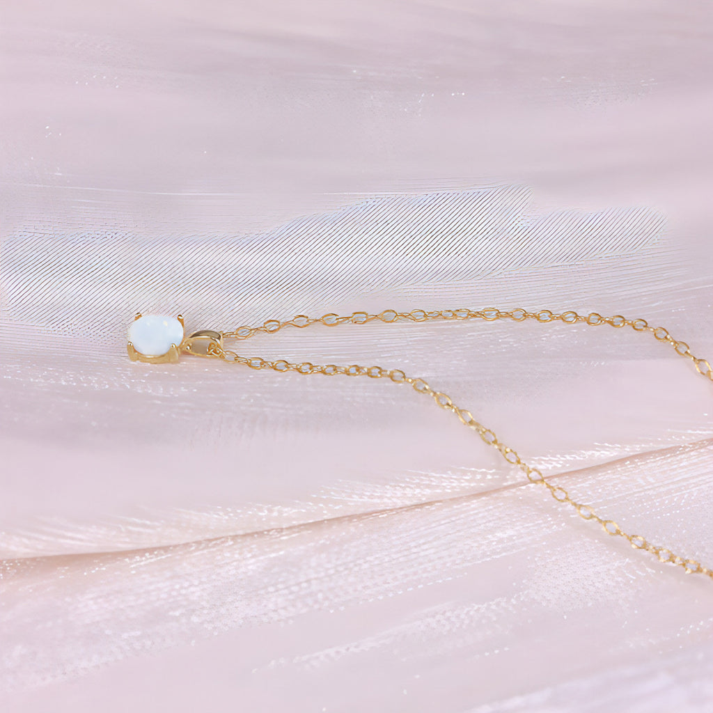 LuxeJewels™ – Aurora Opal Light Necklace