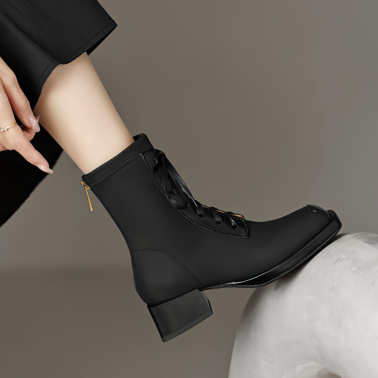 Botas cortas vintage ajustadas con cordones y elásticas para mujer