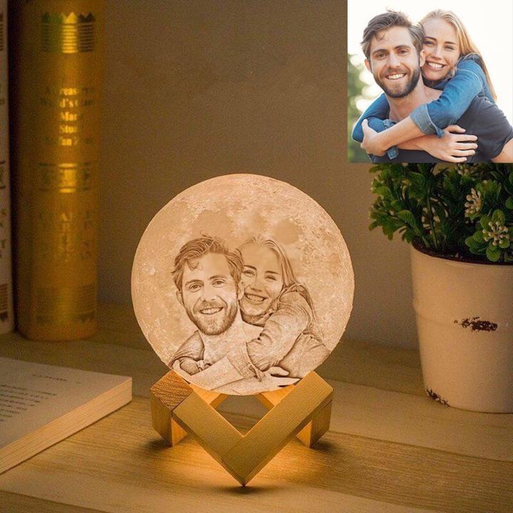 LunaGlow™ – Personalisierte 3D-Mondlampe mit Gravur & Foto