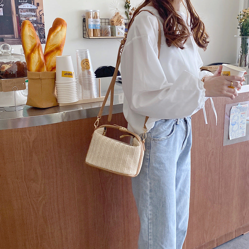 SolunaWeave™ – Urban Straw Zip Bag