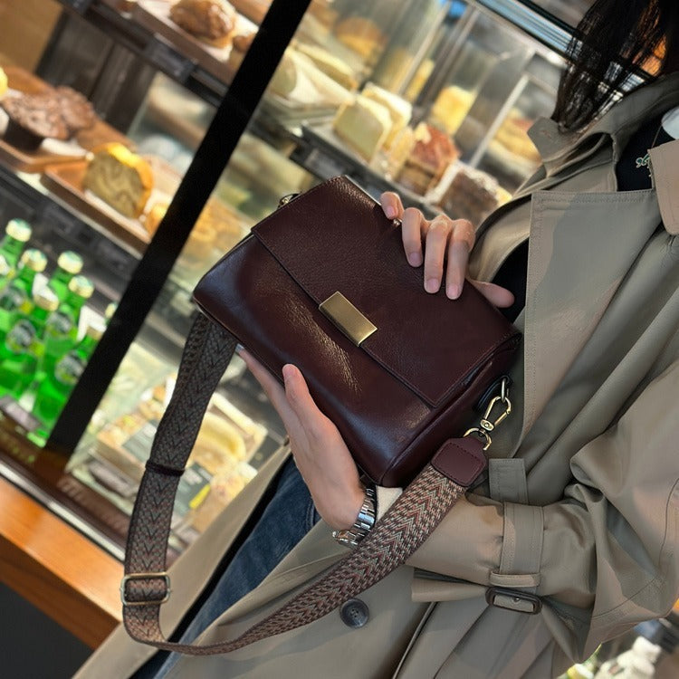 SolunaLuxe™ – Heritage Grace Shoulder Bag