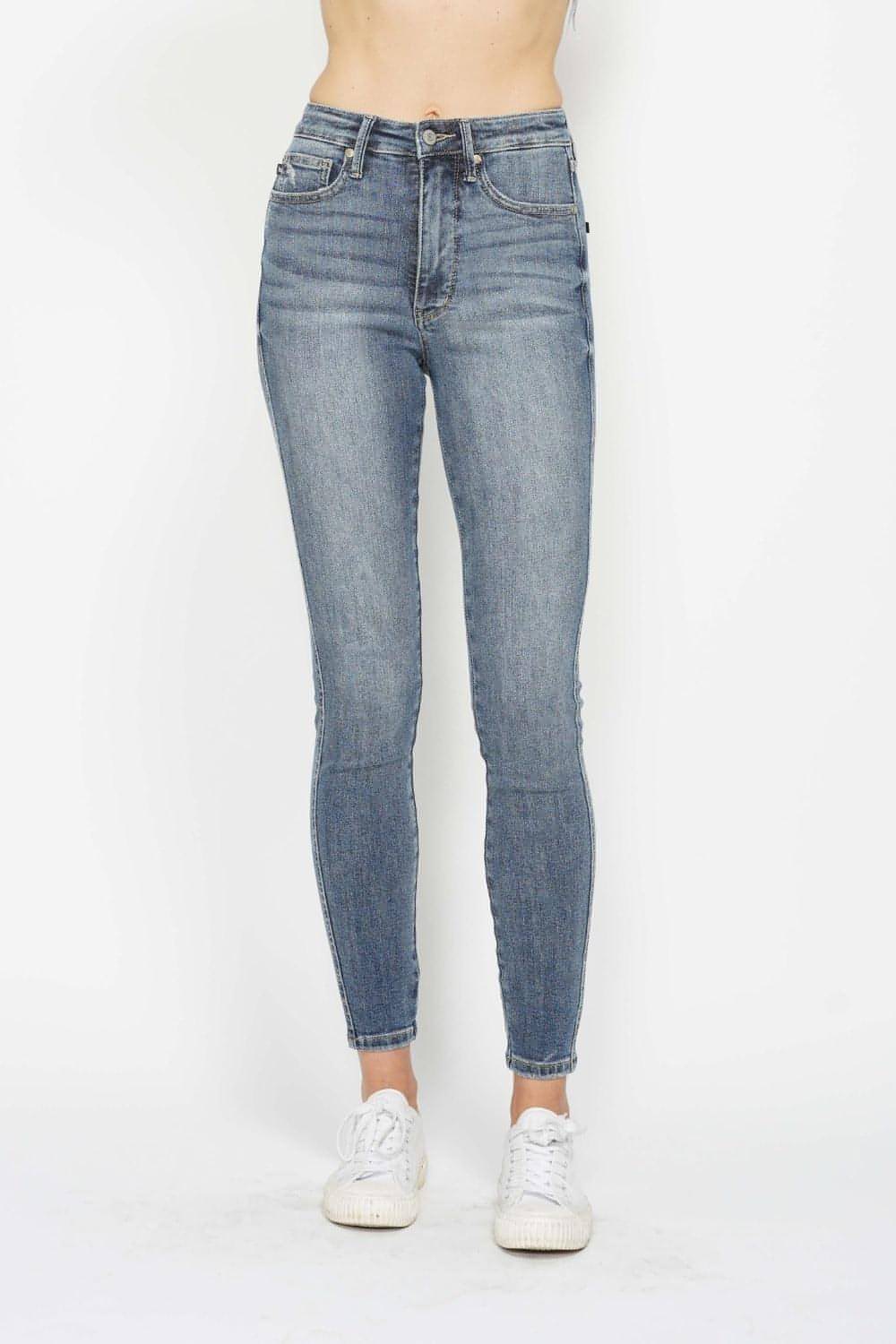 Judy Blue Full størrelse Magekontroll Kontrastvask Skinny Jeans