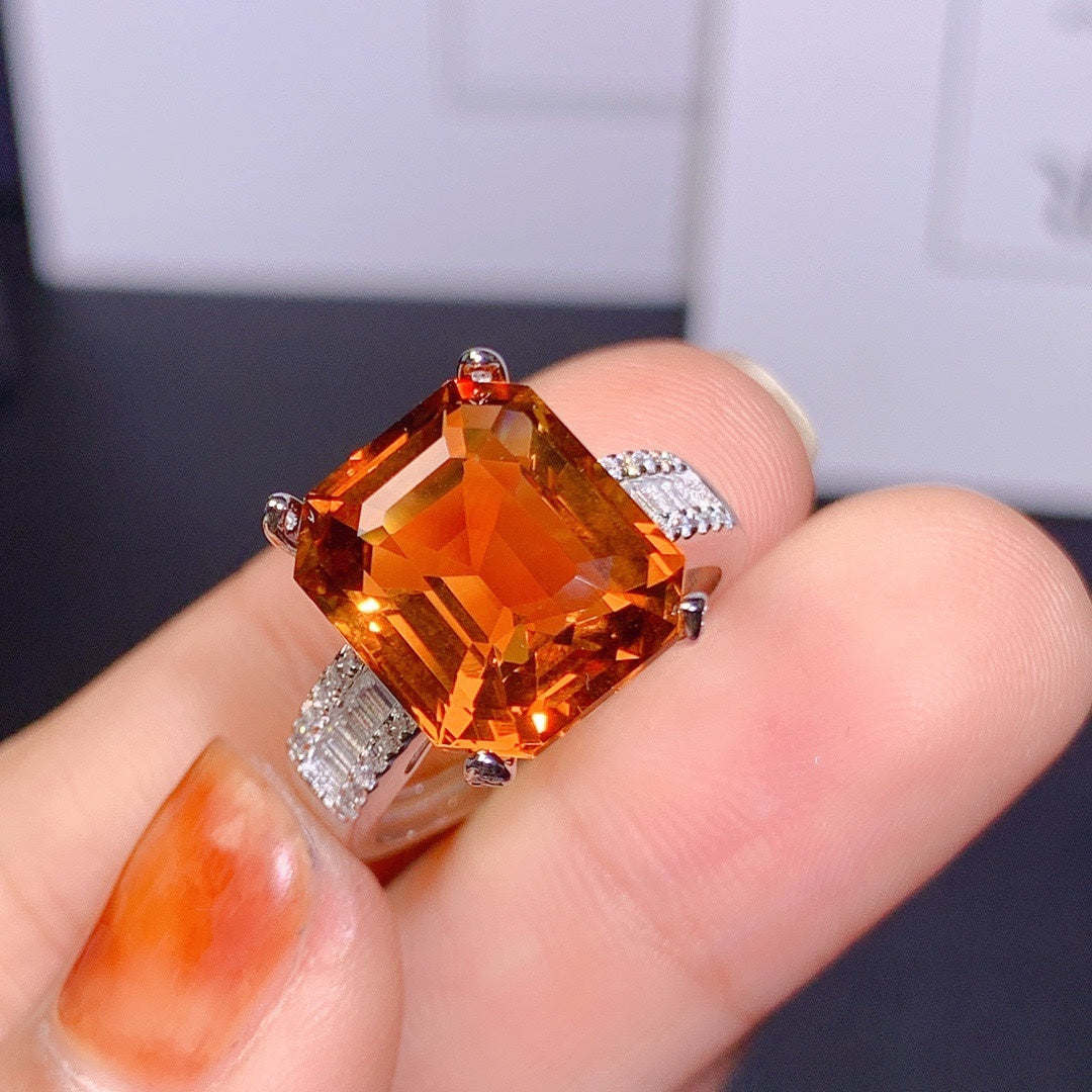 Large GrLuxeJewels™ – FireCrown Citrine Ring