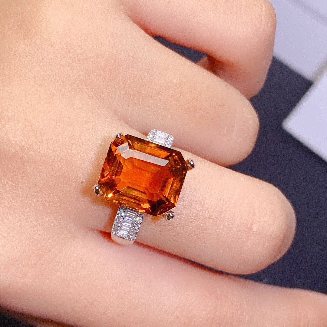 Large GrLuxeJewels™ – FireCrown Citrine Ring