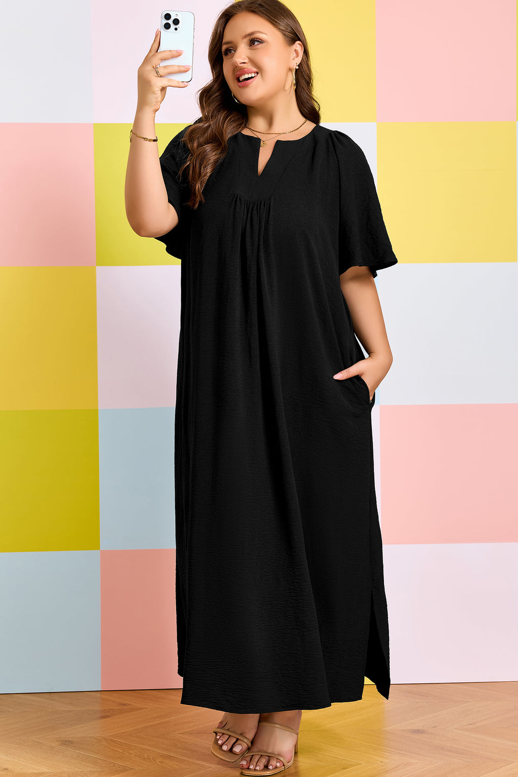 Black Plus Size Solid Color Notched Neck Short Sleeve Loose Dress