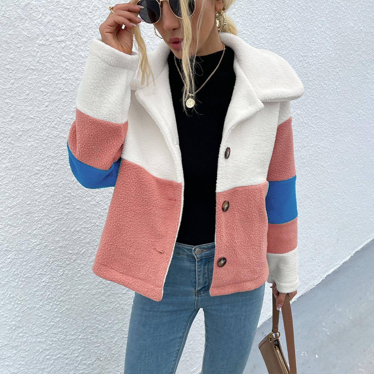 Glänzende Jacke mit Button-Down-Kragen und Farbblockdesign