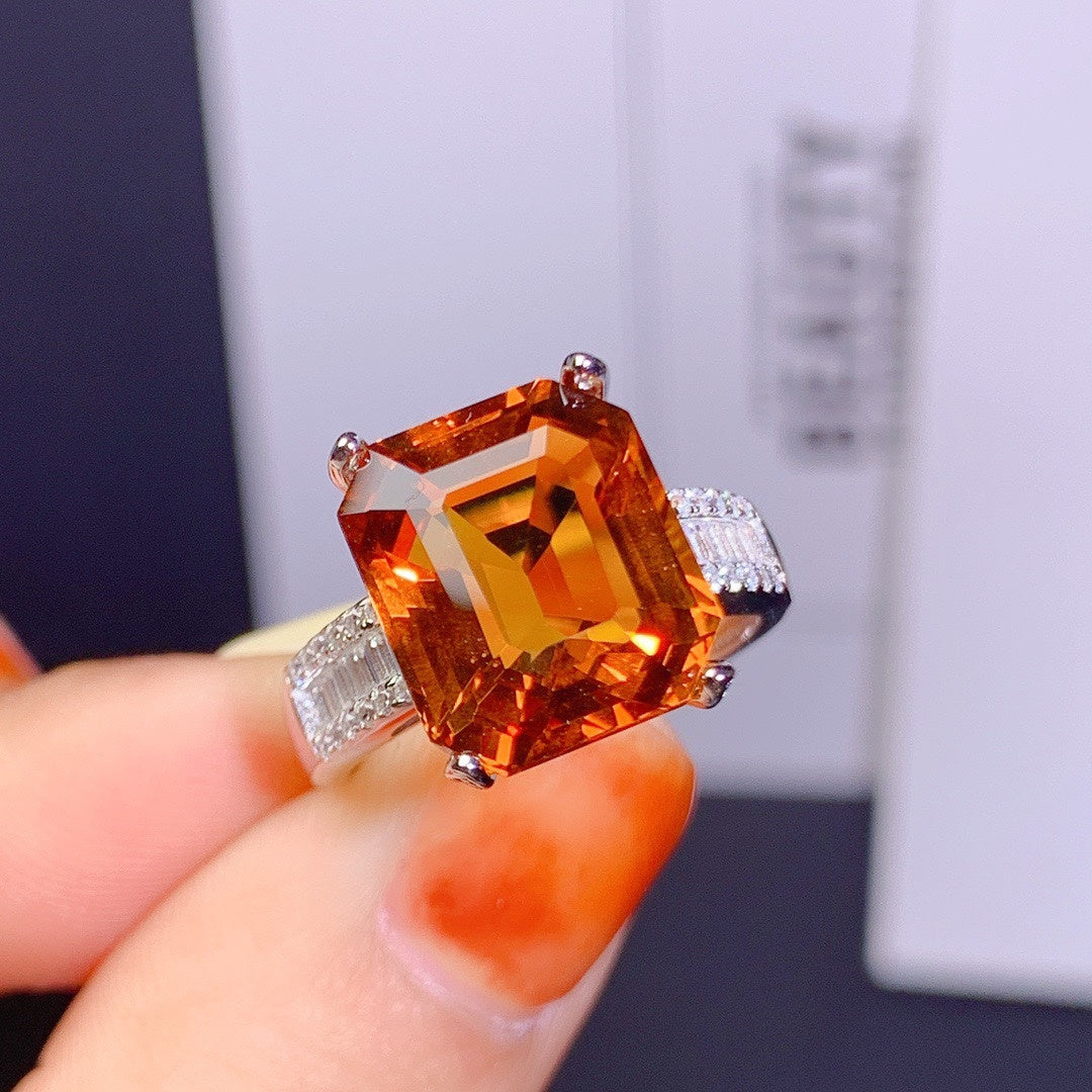 Large GrLuxeJewels™ – FireCrown Citrine Ring