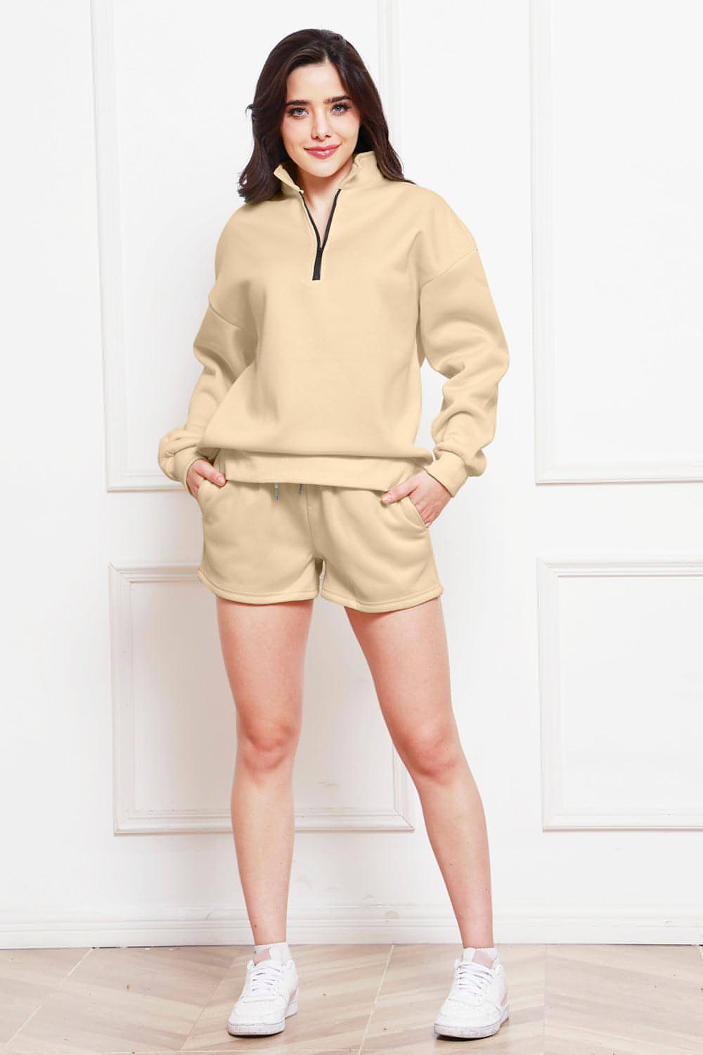 Set aus langärmligem Sweatshirt mit halbem Reißverschluss und Shorts mit Kordelzug