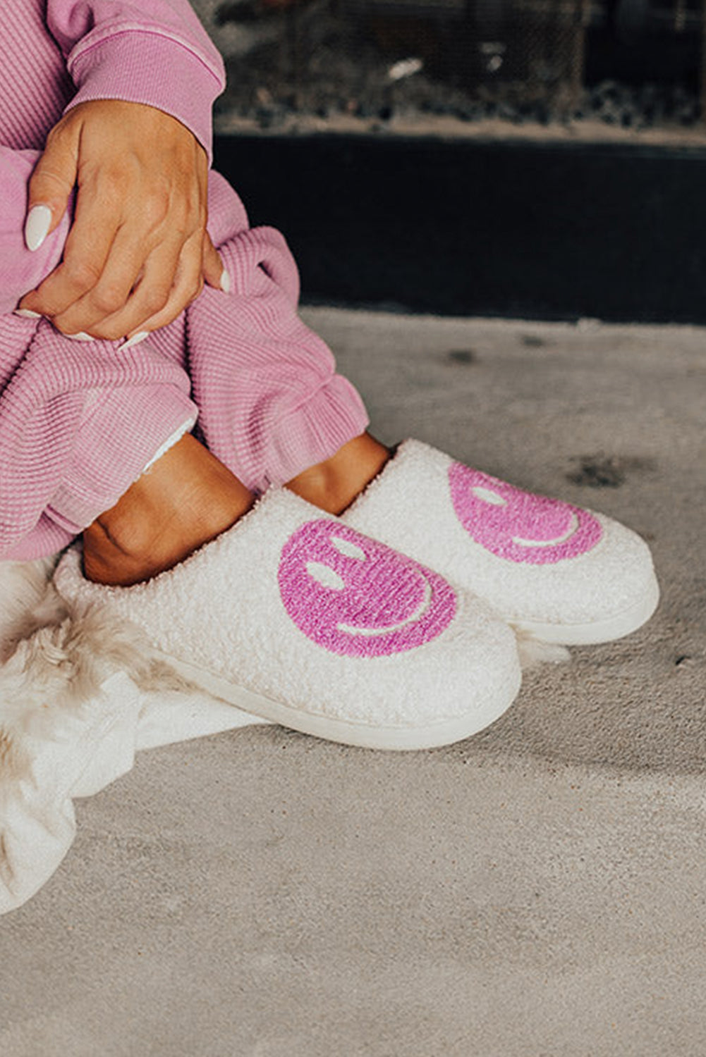 White Smile Face Print Non-slip Plush Slippers