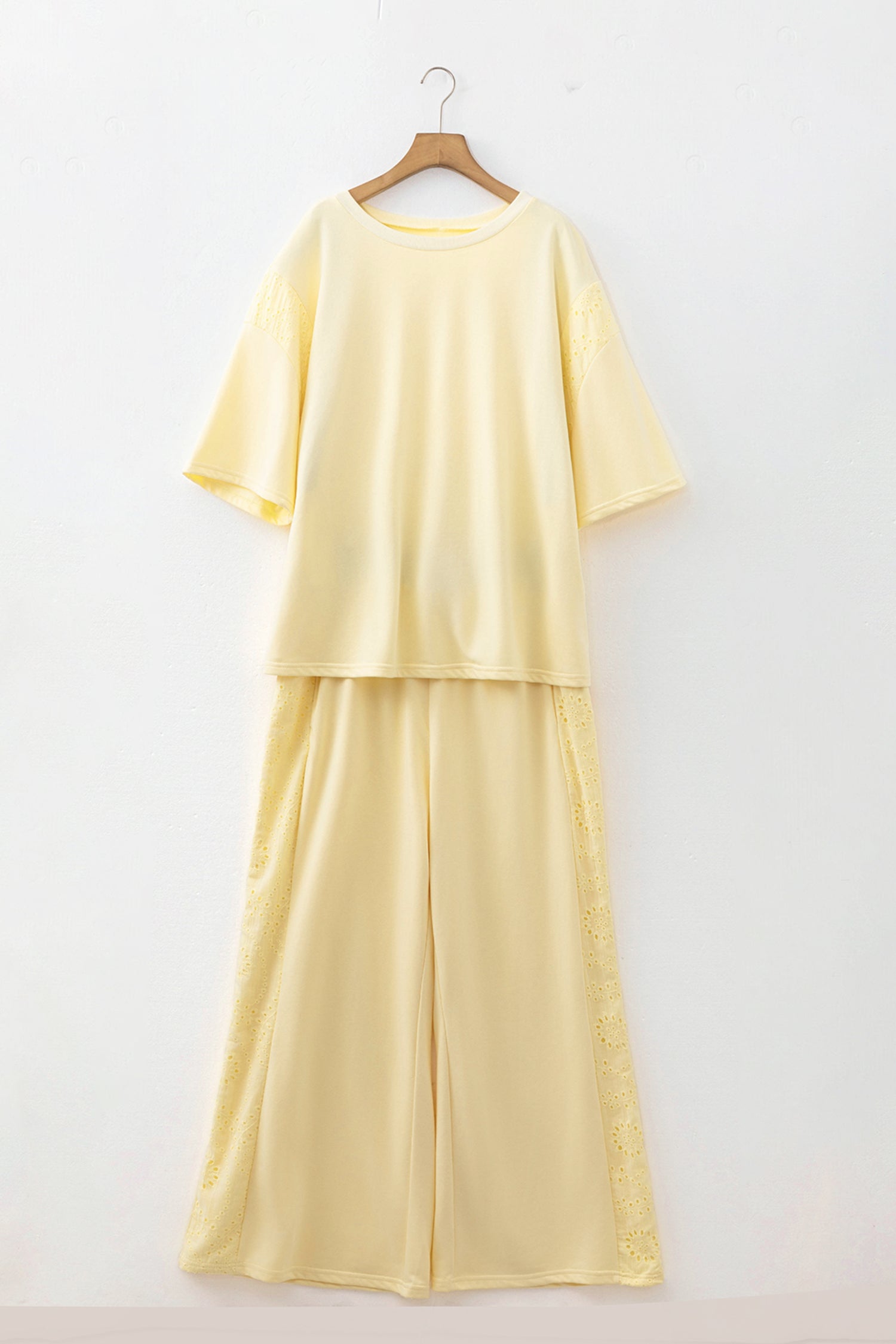 Yellow Cream Solid Color Eyelet Lace Panel Accent Plus Size 2pcs Outfit