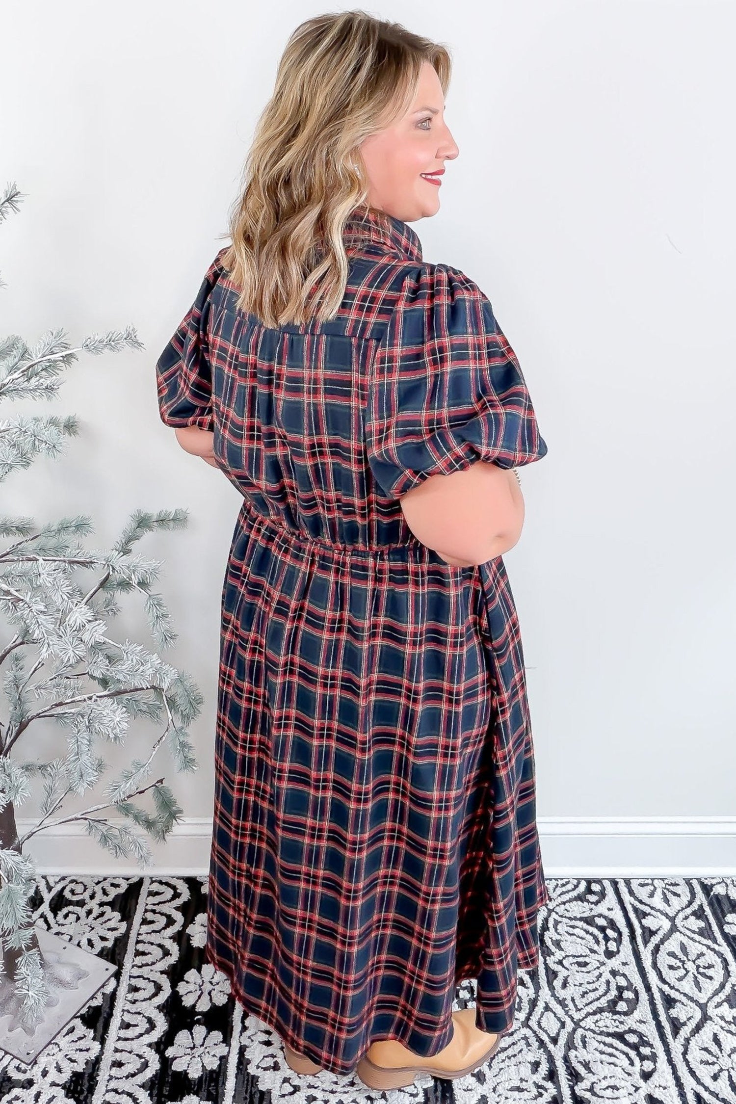 Black Plaid V Neck Belted Waist Short Sleeve Plus Size Dress