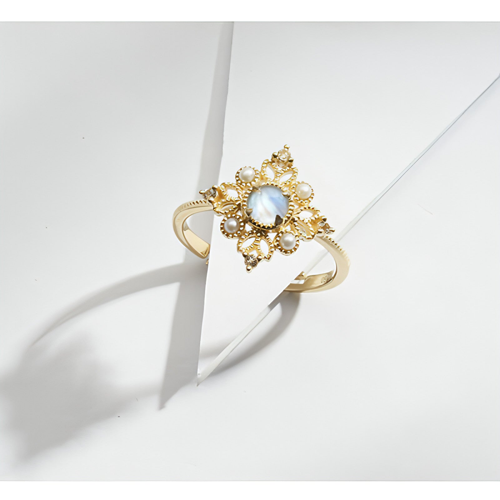 LuxeJewels™ – Ethereal Moonstone Pearl Ring