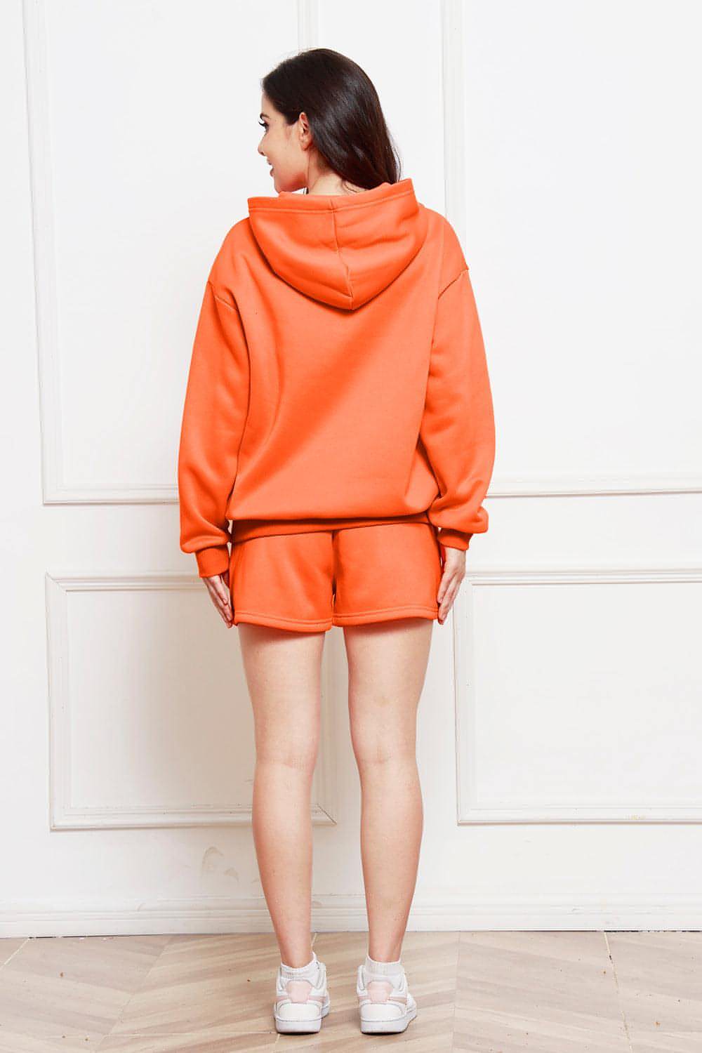 Set aus Kapuzenpullover mit überschnittenen Schultern und langärmeliger Hose