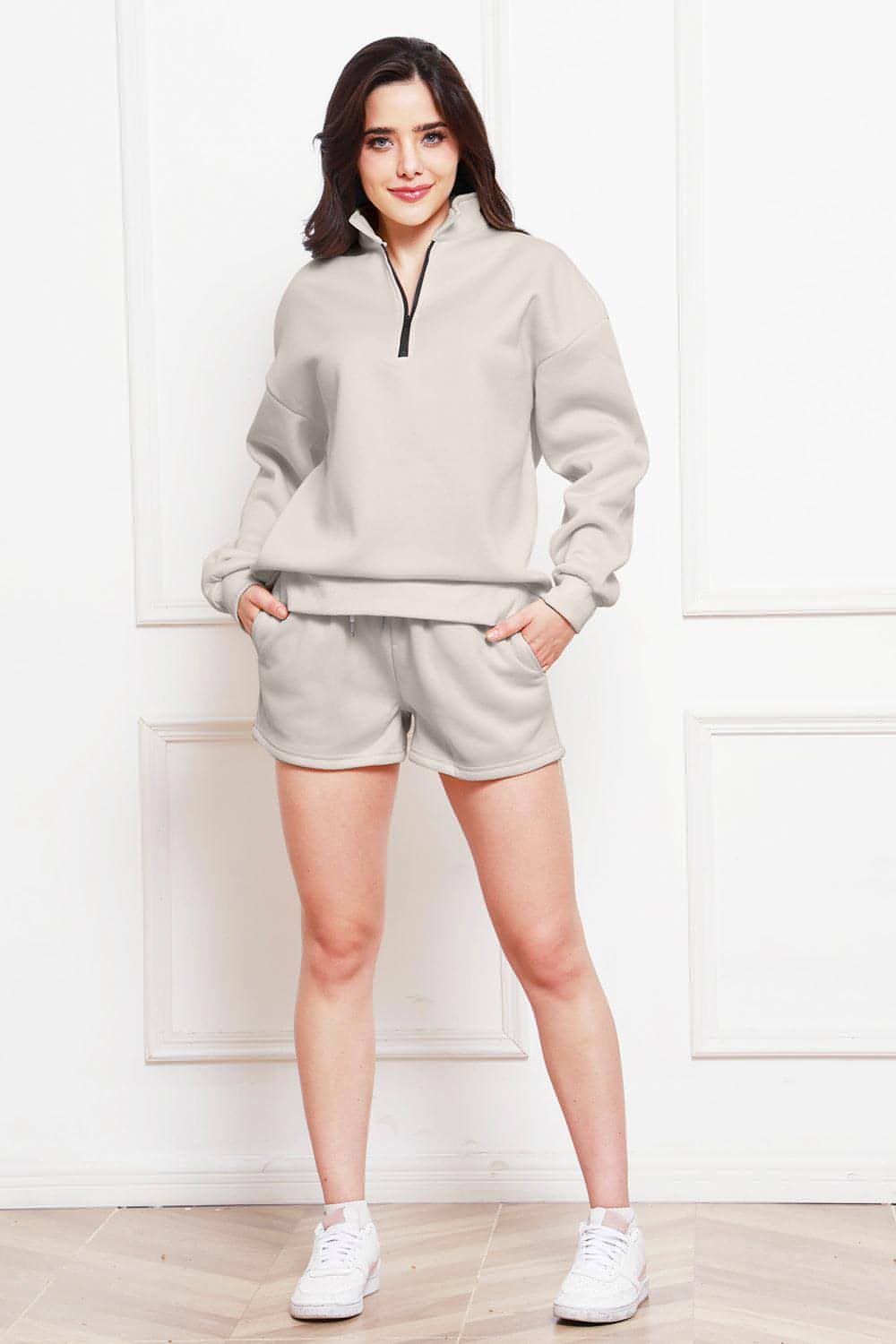 Set aus langärmligem Sweatshirt mit halbem Reißverschluss und Shorts mit Kordelzug