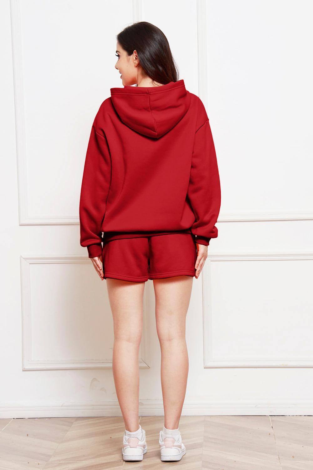 Set aus Kapuzenpullover mit überschnittenen Schultern und langärmeliger Hose