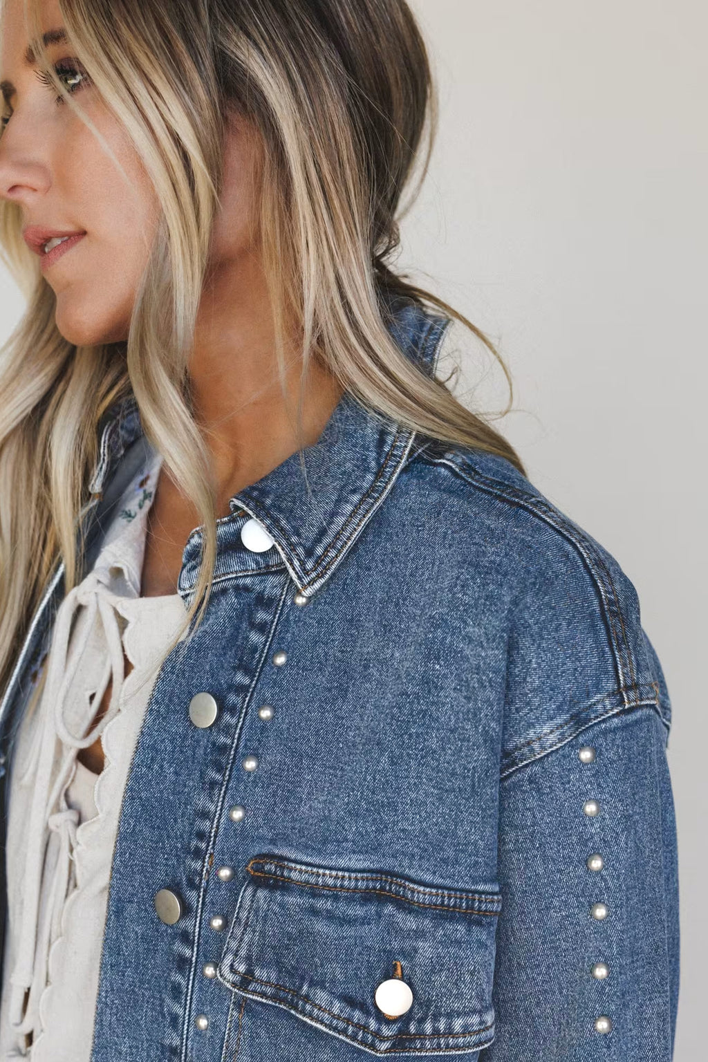 Sail Blue Rivet Embellished Western Style Regular Fit Long Sleeve Denim Jacket