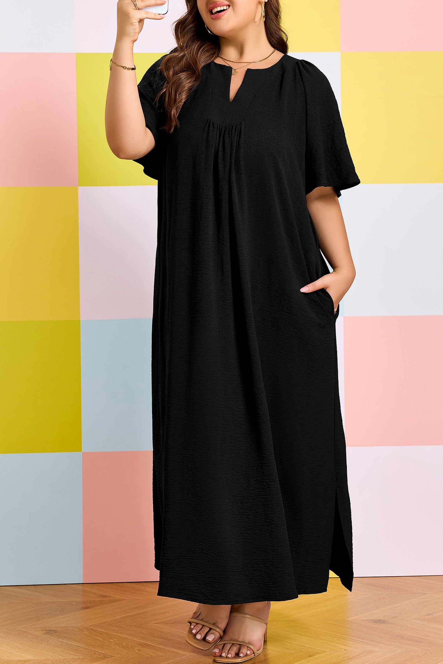 Black Plus Size Solid Color Notched Neck Short Sleeve Loose Dress