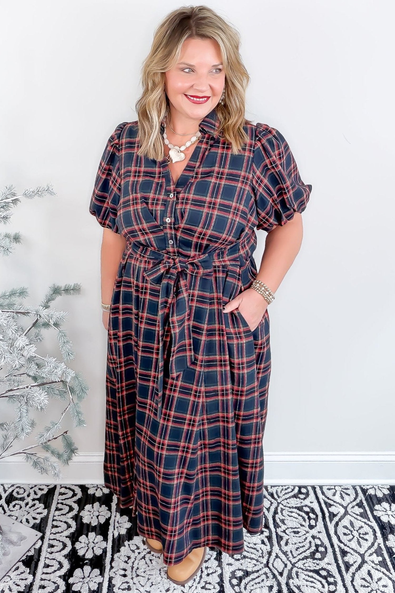 Black Plaid V Neck Belted Waist Short Sleeve Plus Size Dress
