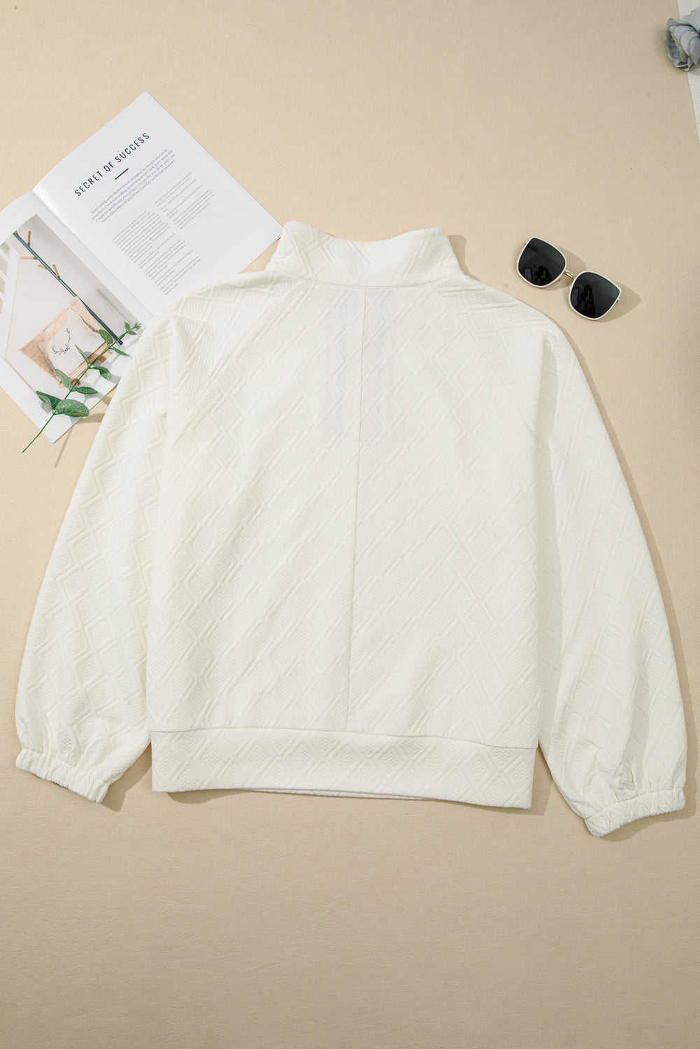 Beige Plus Size Rhombus Texture Contrast Striped Collar Baggy Sweatshirt