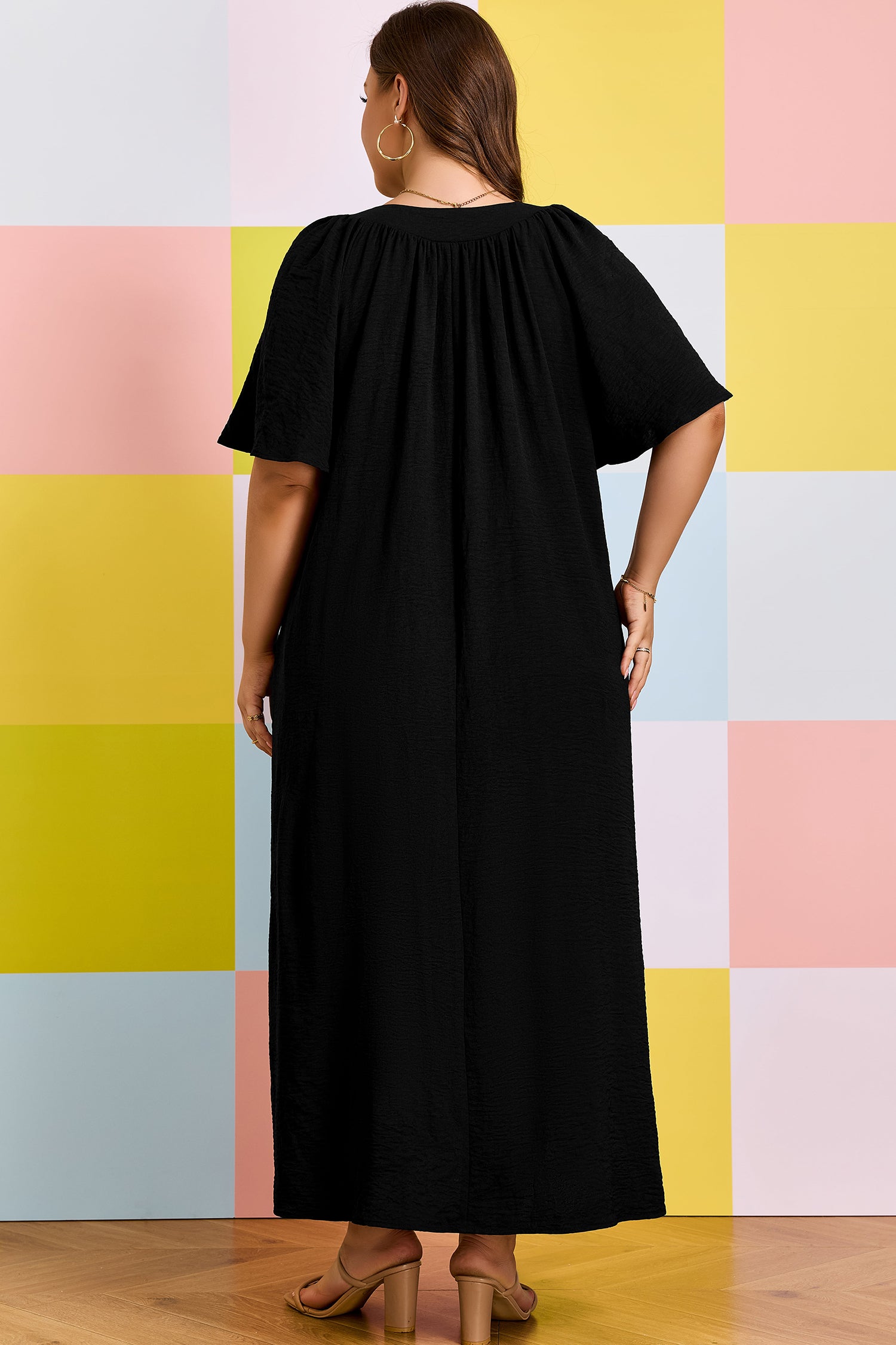 Black Plus Size Solid Color Notched Neck Short Sleeve Loose Dress