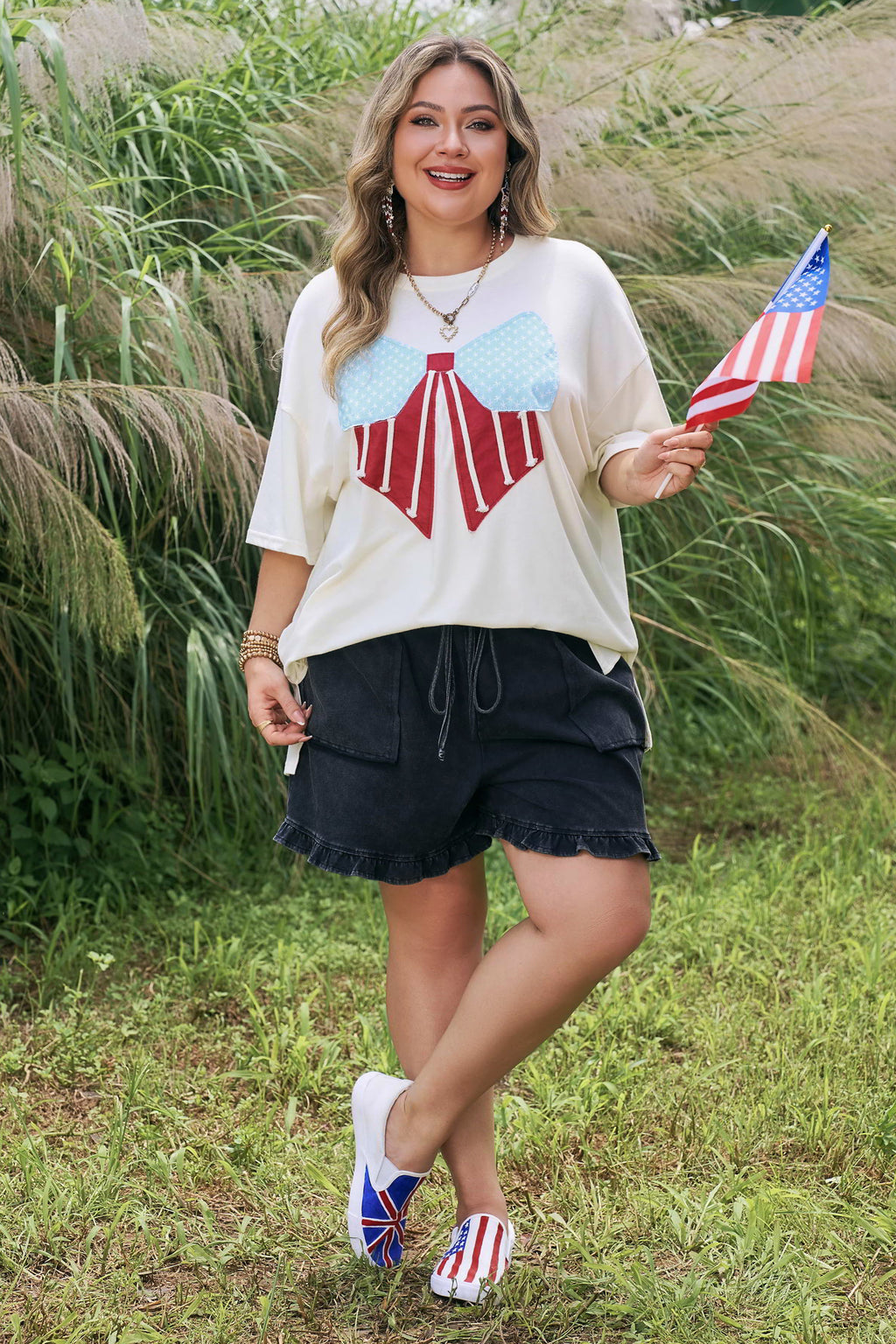White Distressed Flag Bow Patched Plus Size T Shirt