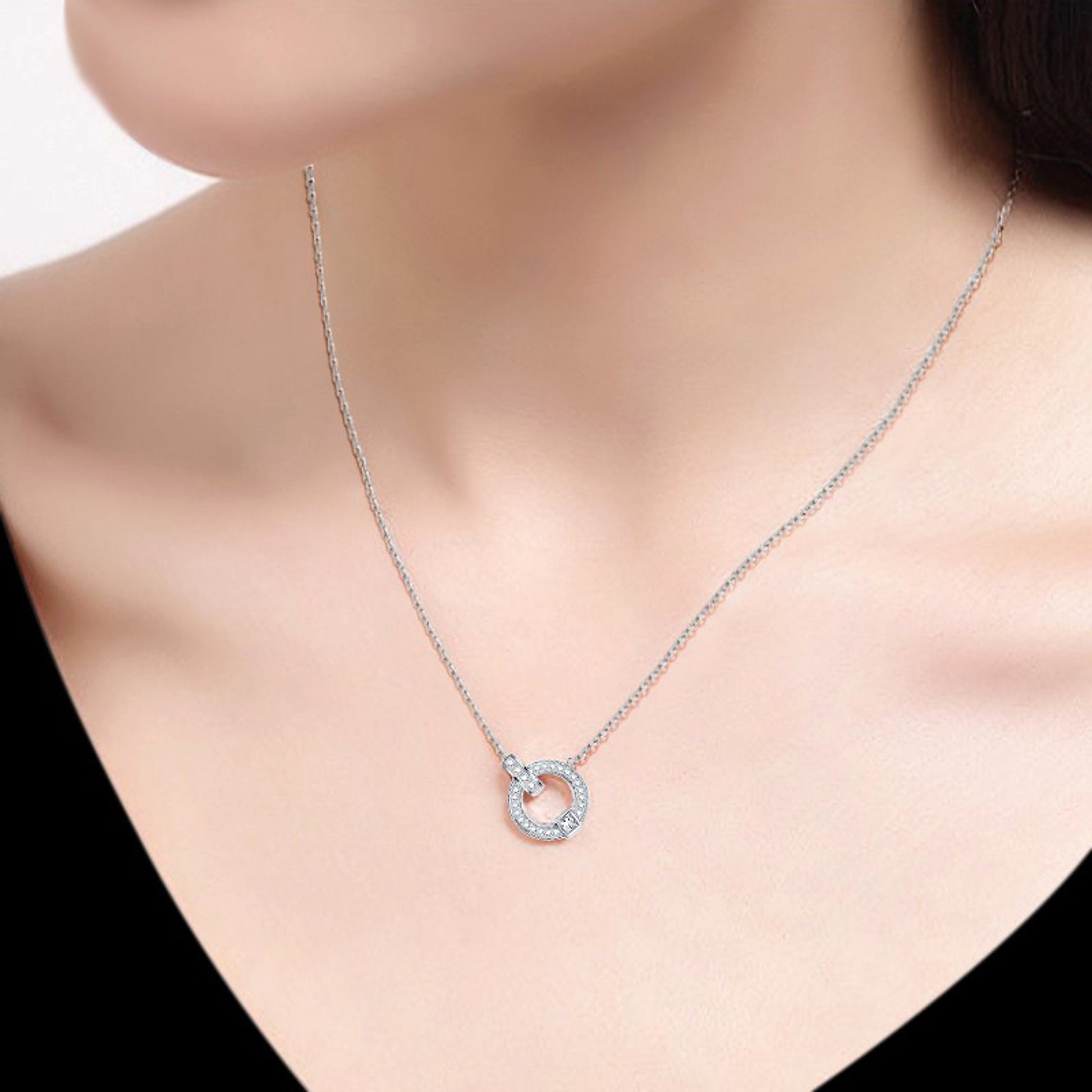 18K Gold Simple Fashion Diamond Clavicle Necklace - enhanced image 1