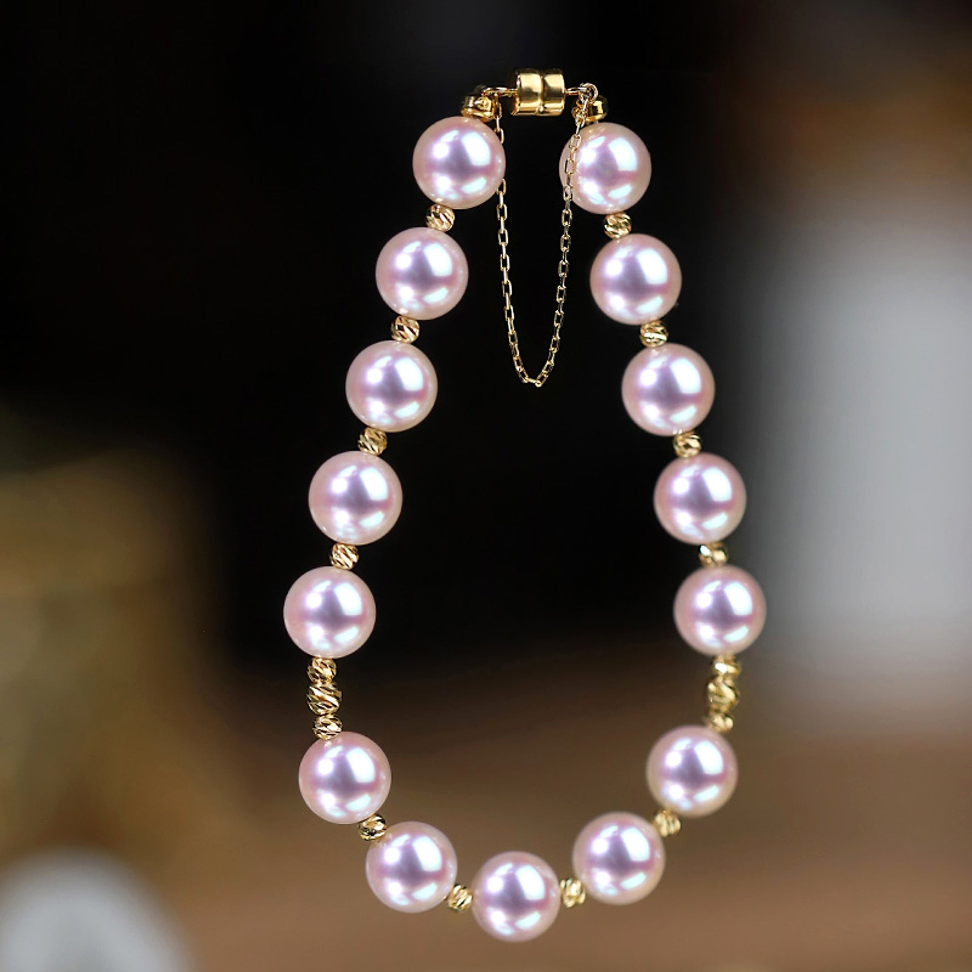 Blue Rose Laser 18K Gold Pearl Elegance Bracelet - enhanced image 1