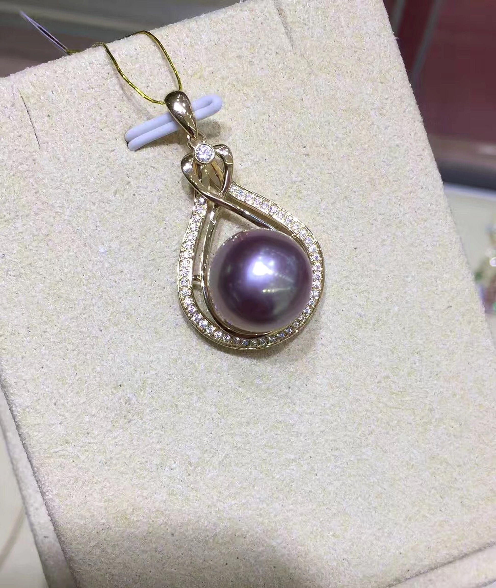 Bright Purple Edison Freshwater Pearl Pendant - enhanced image 1