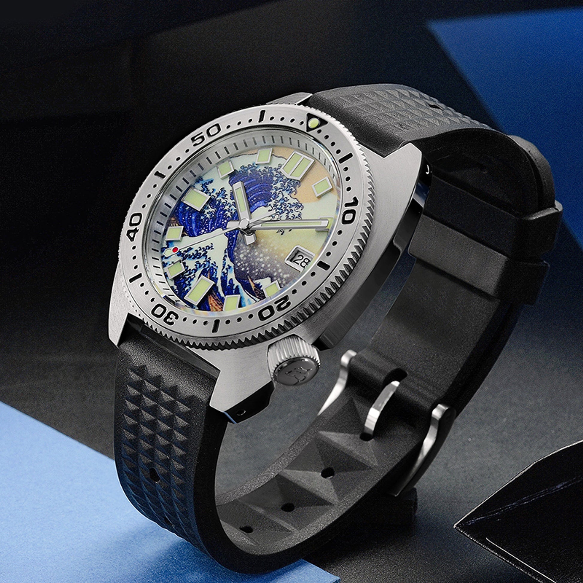 Diving watch mechanical watch - enhanced image 1