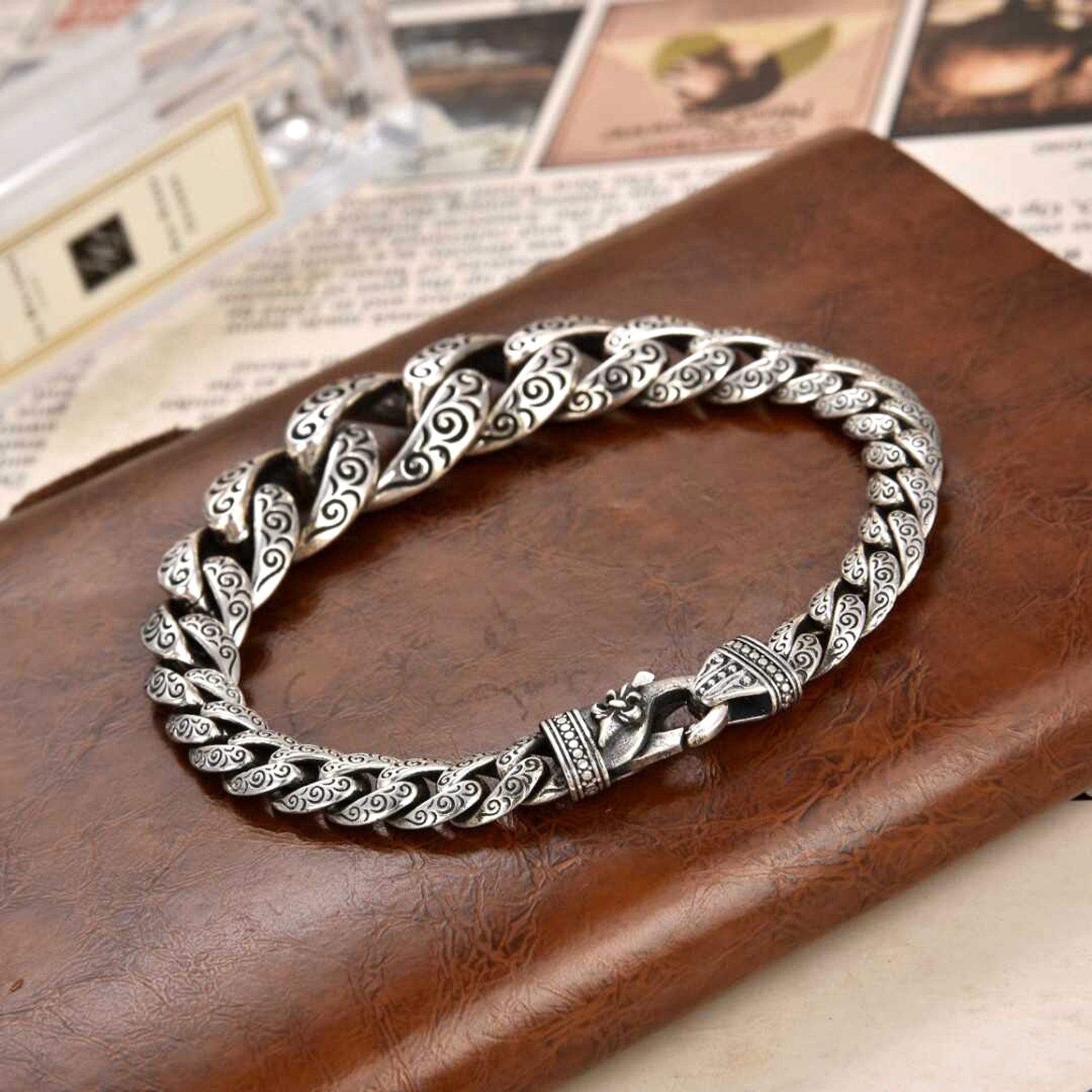 Domineering Retro Double Chinese Dragon Heads Bracelet - enhanced image 1