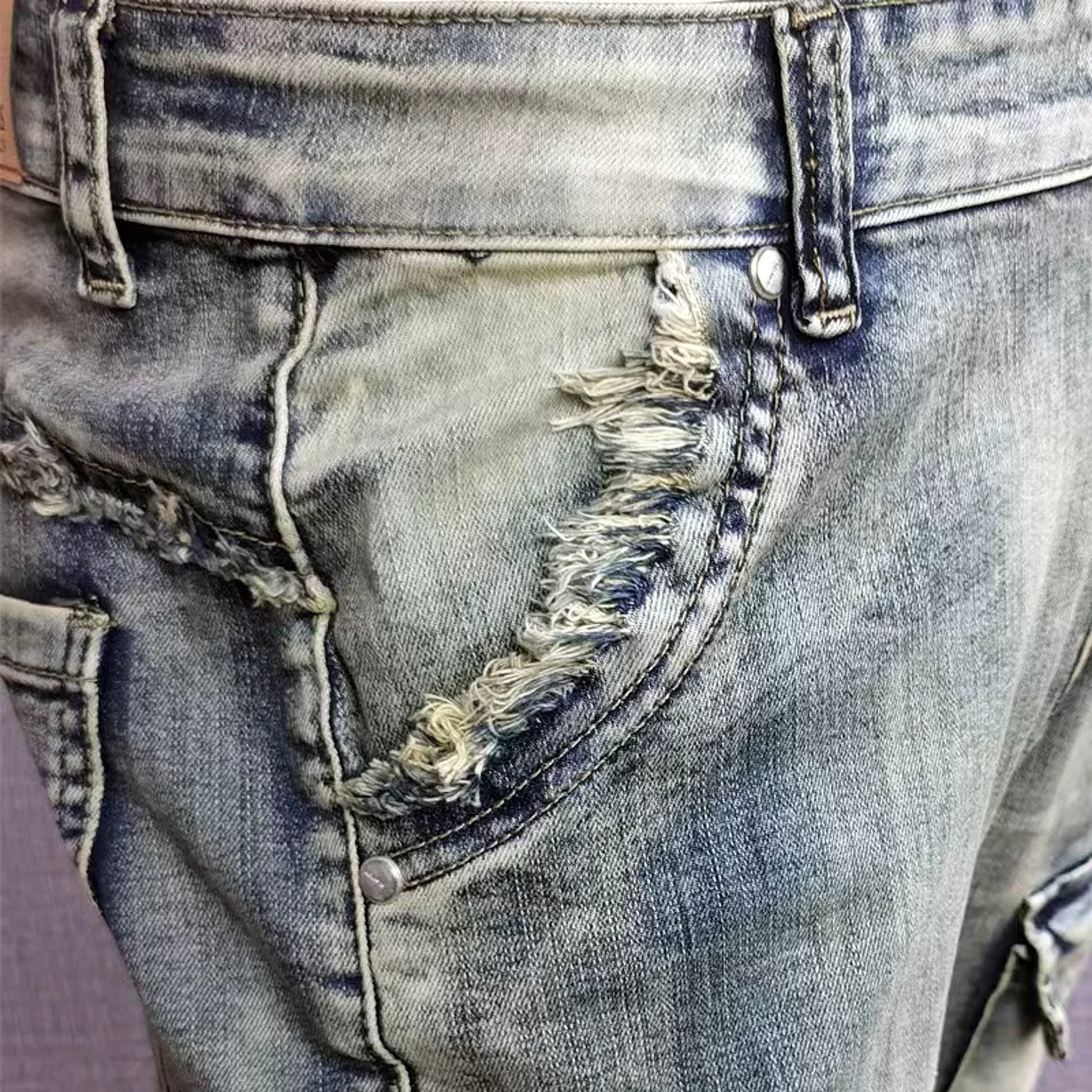 Men's Personality All-matching Fashion Casual Ripped Jeans - enhanced image 1