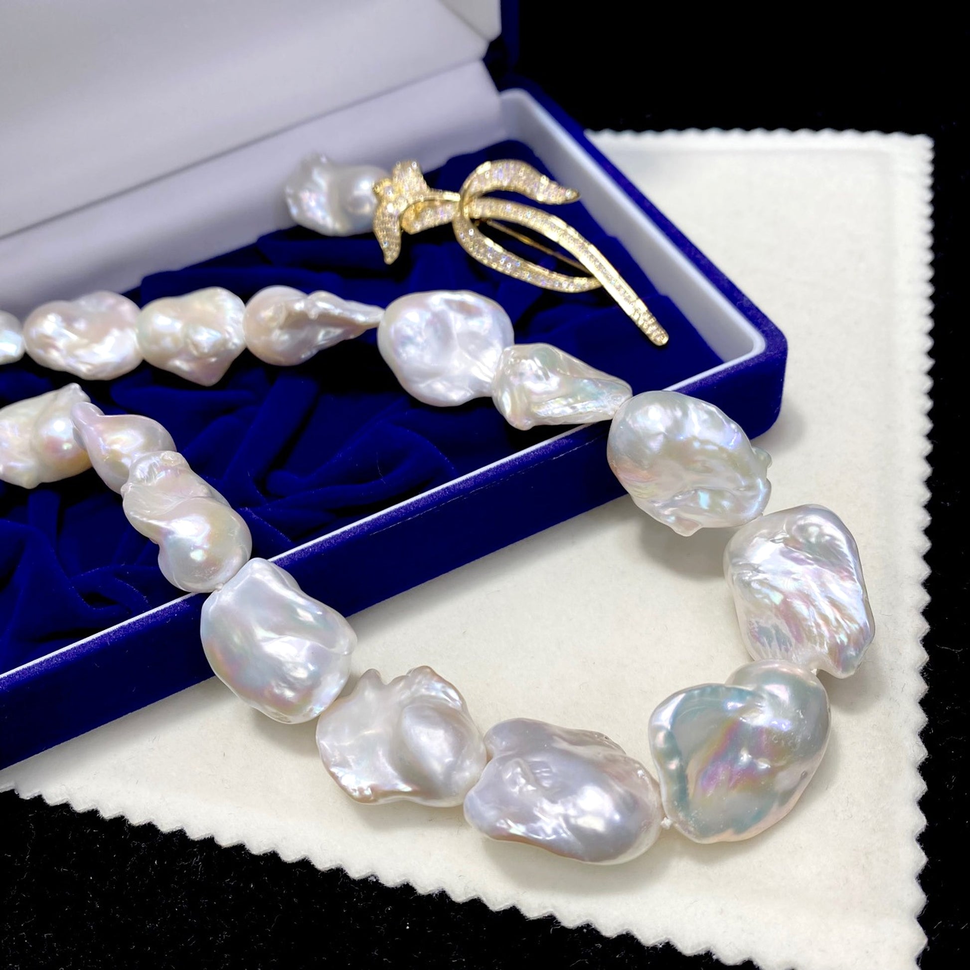 Natural Large Particle Baroque Shaped Freshwater Pearl Necklace For Women - enhanced image 1