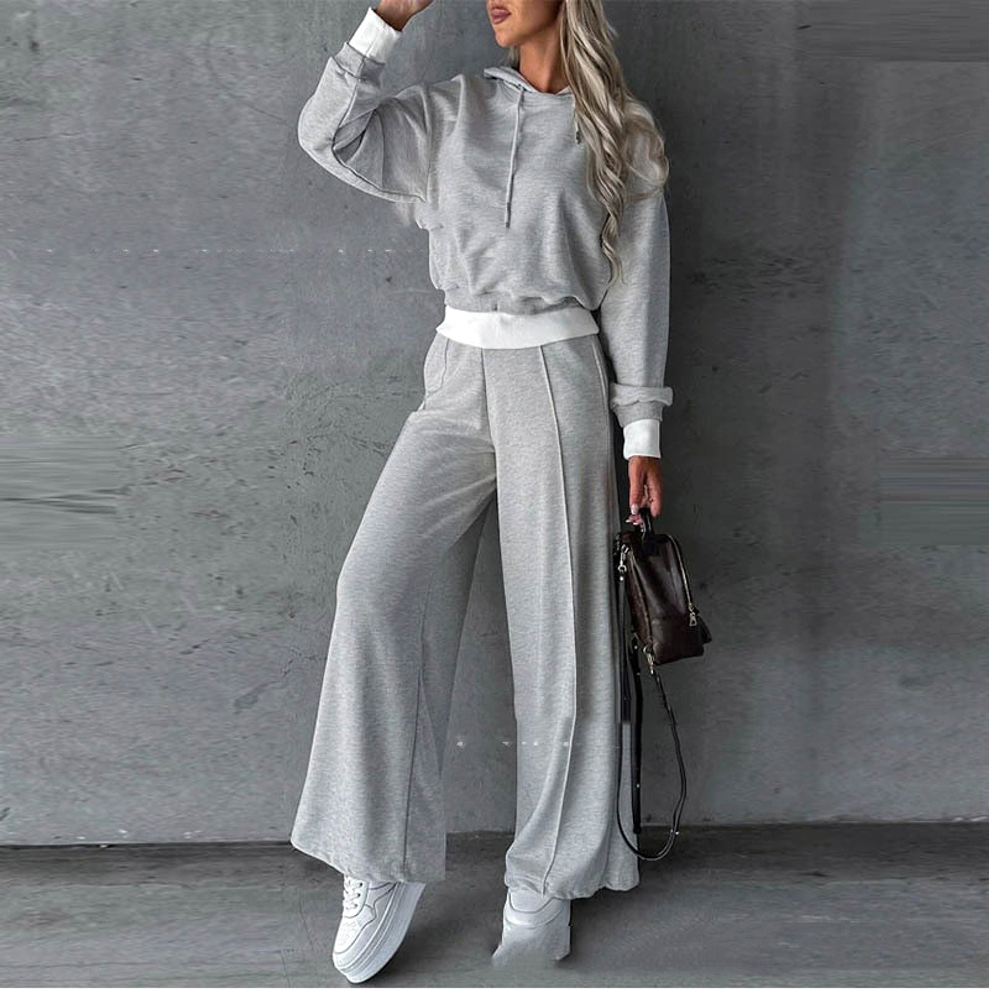 Relaxed-fit Tracksuit Women - enhanced image 1
