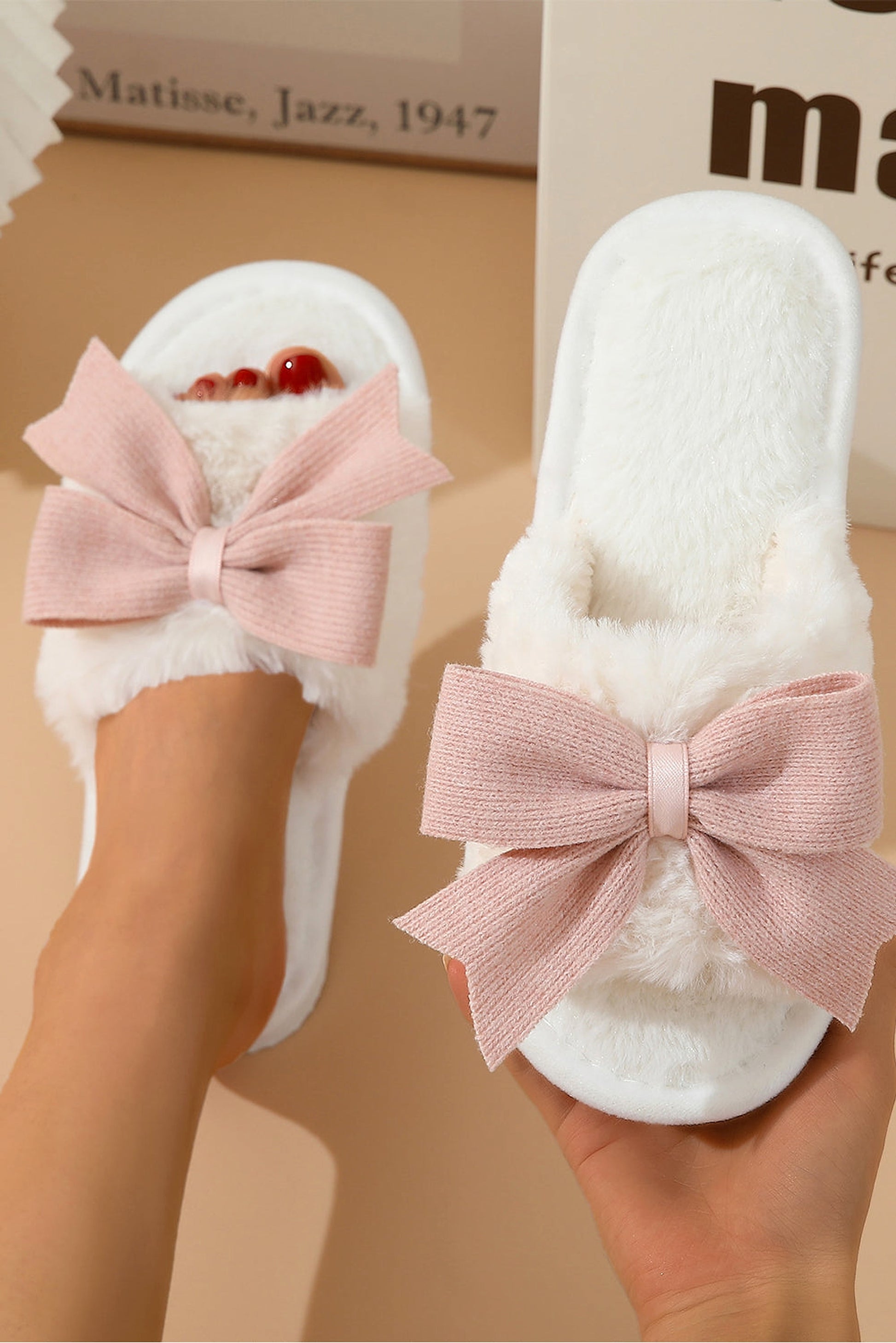 White Bow Knot Decor Open Toe Plush Slippers - enhanced image 1