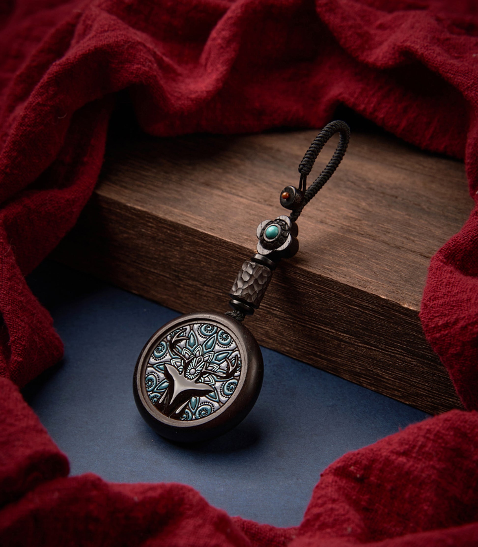 Deer-Themed Wooden Keychain – Elegant Ebony Pendant for Car & Couples - enhanced image 2