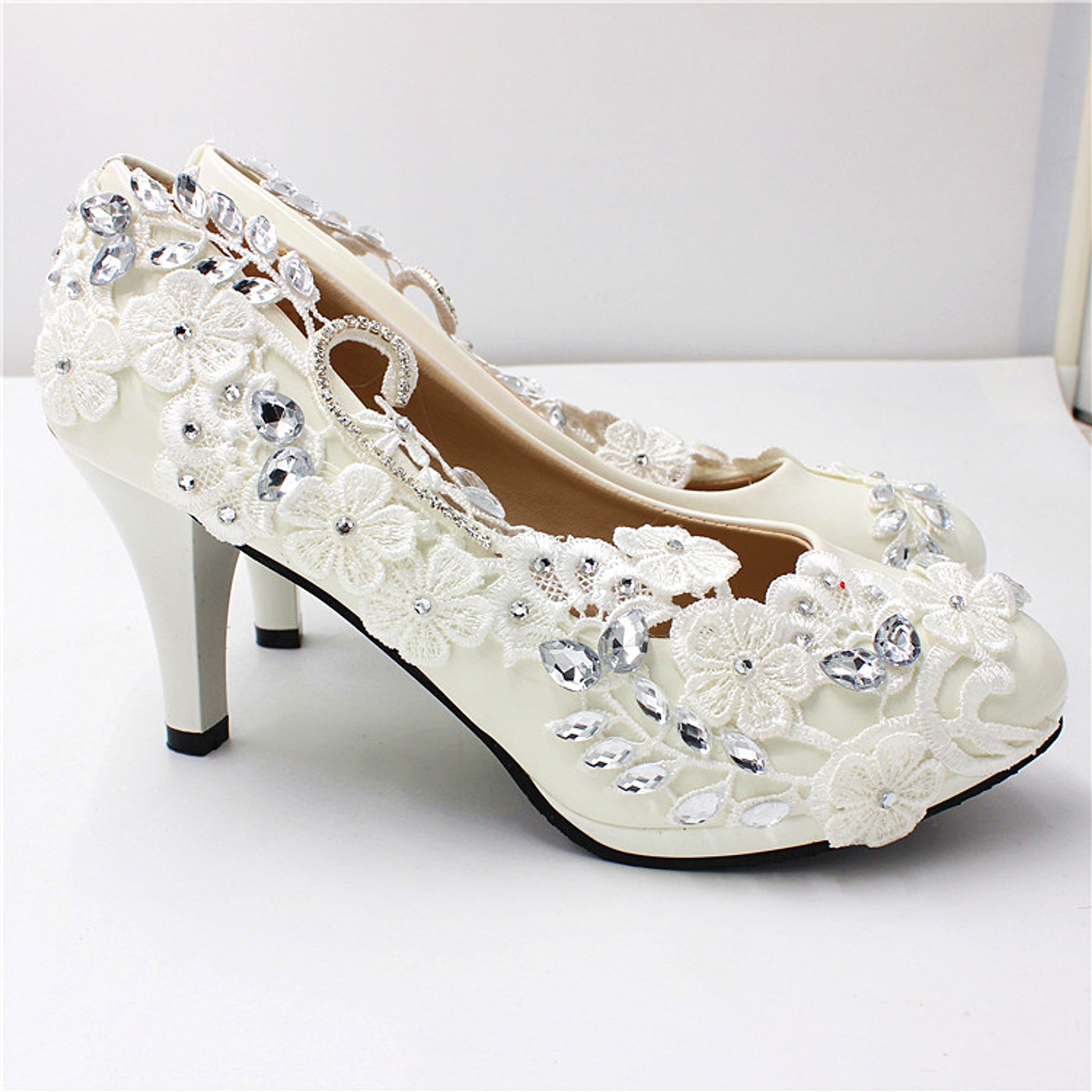 Oversized Women's White Shoes Round Toe Leather - enhanced image 2