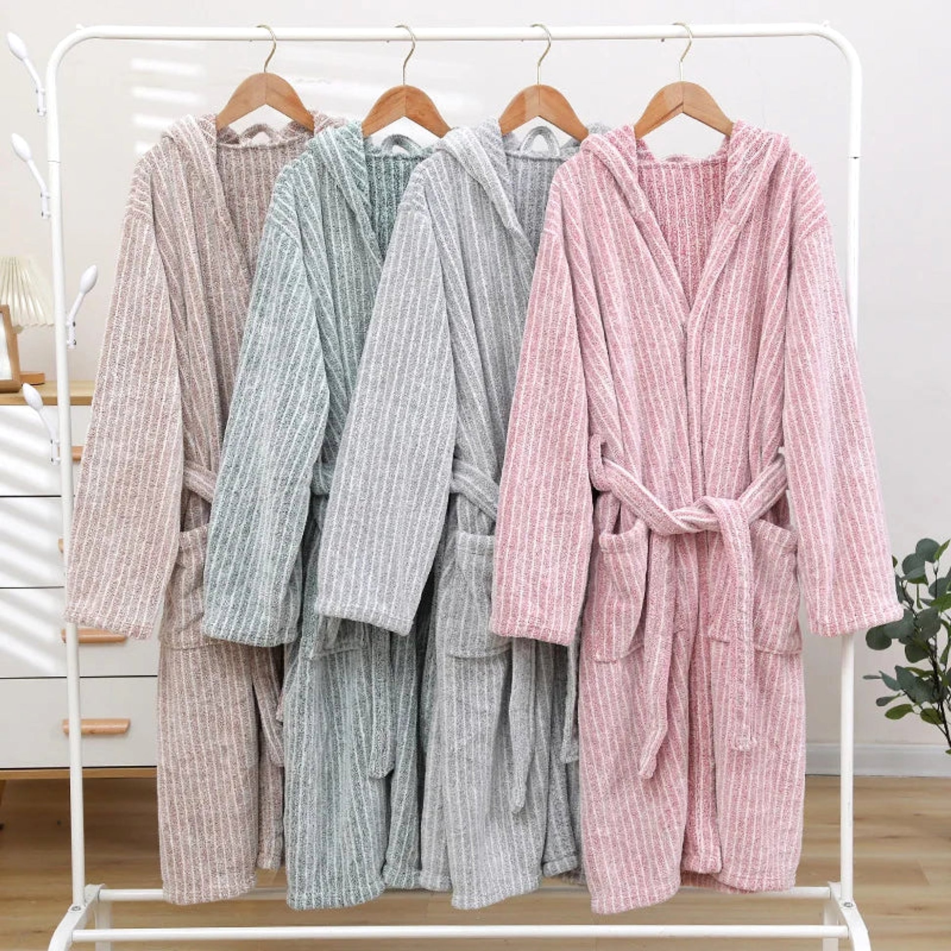 Thicken And Lengthen Coral Fleece Bathrobe Plus Size Pajamas Homewear - enhanced image 2
