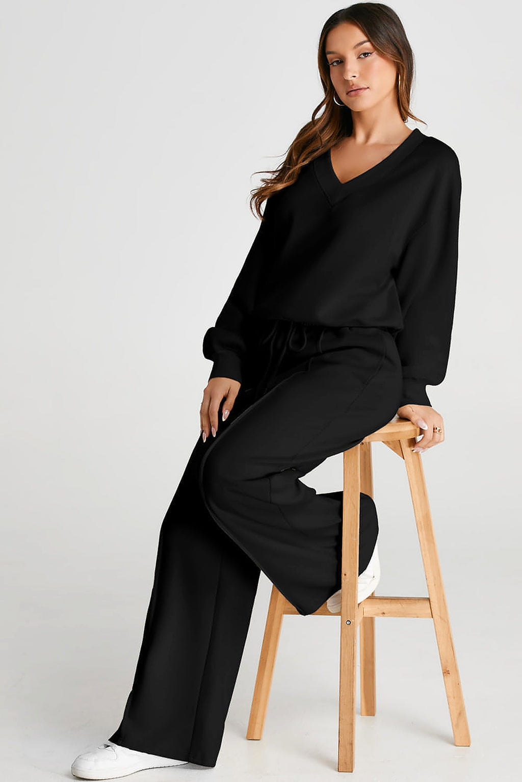Black V Neck Cropped Seamed High Waist Sports Wear - enhanced image 3