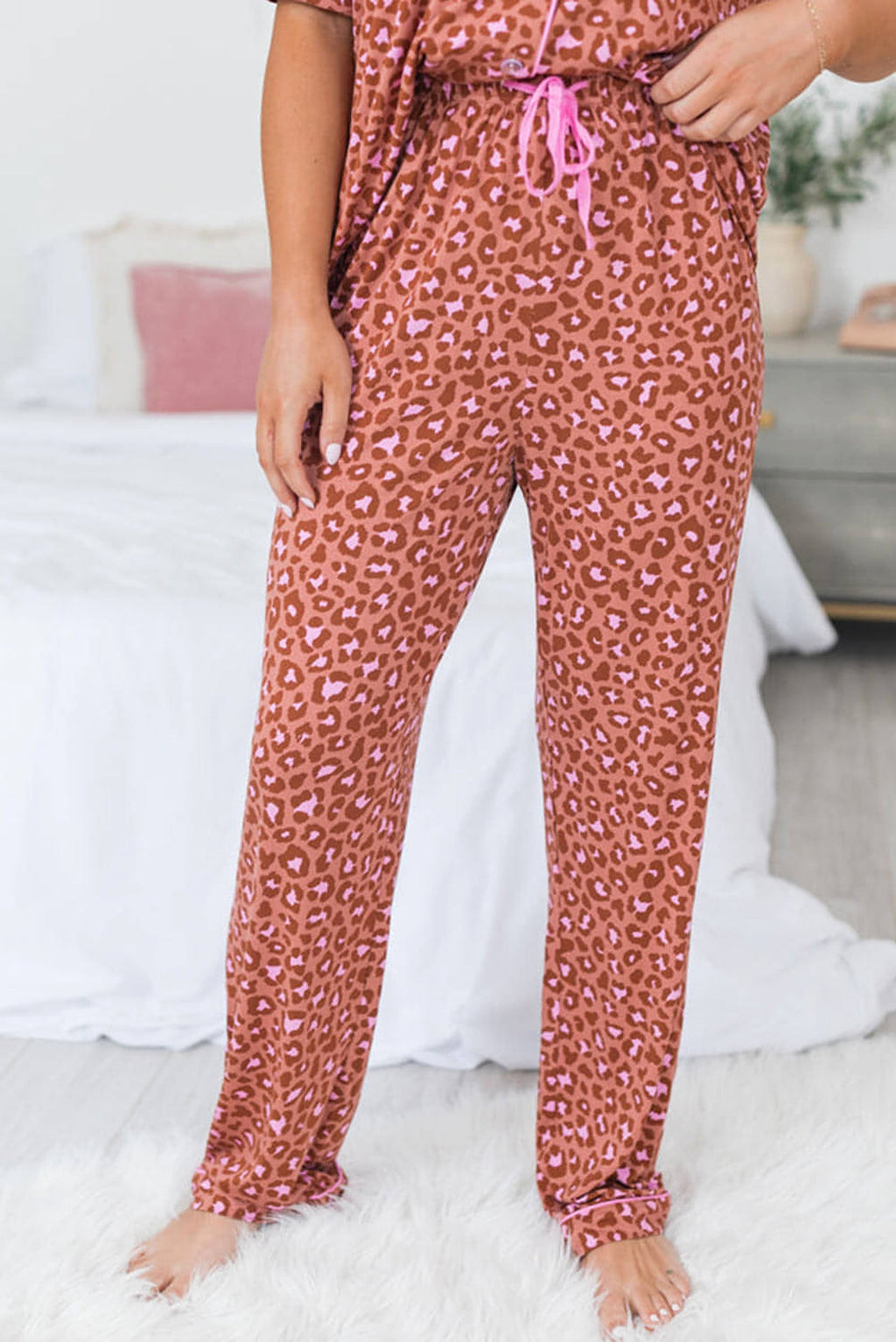 Brown Leopard Print Short Sleeve Shirt and Pants Pajamas Set - enhanced image 3