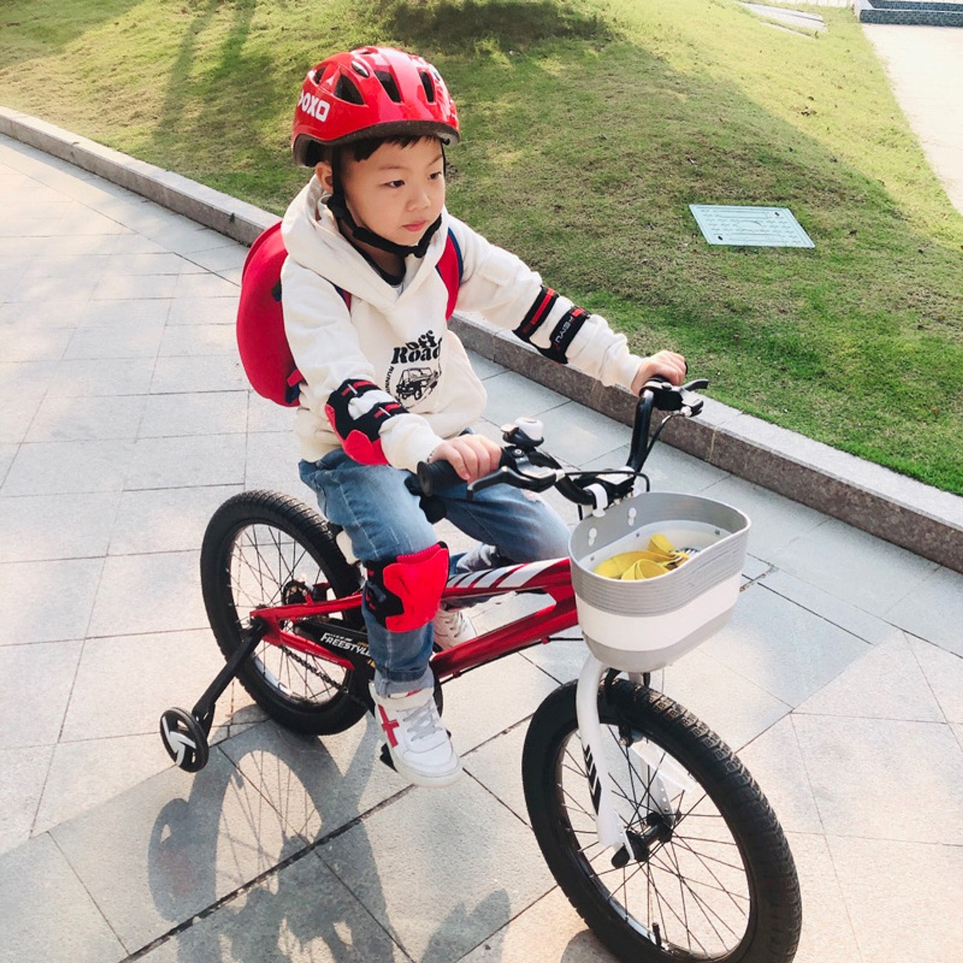 Children's Roller Skating Protective Gear Set Bicycle Riding Knee Pad Skateboard - enhanced image 3