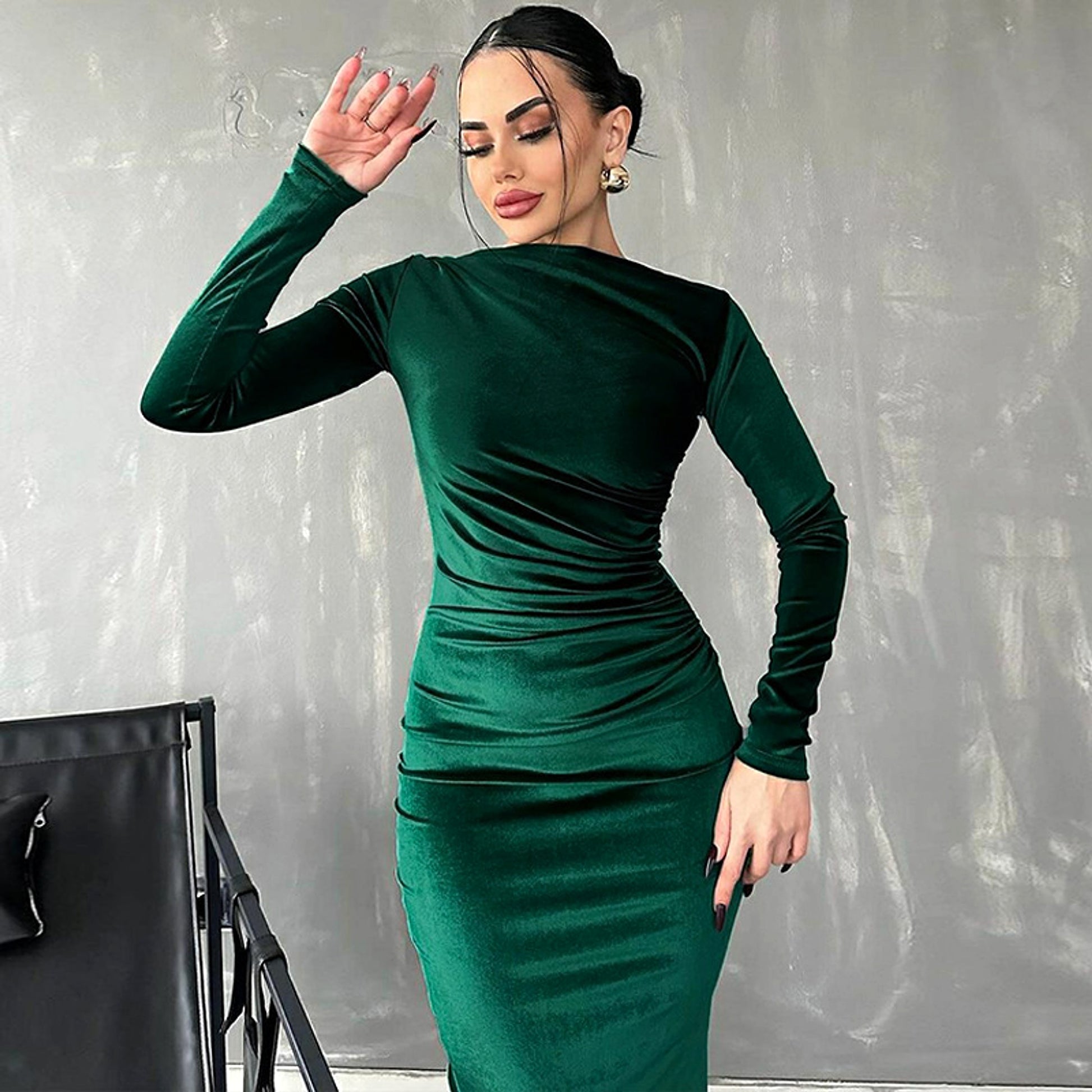 A1. Fashion Solid Color Slim Pleated Round-neck Long-sleeved Dress - enhanced image 3
