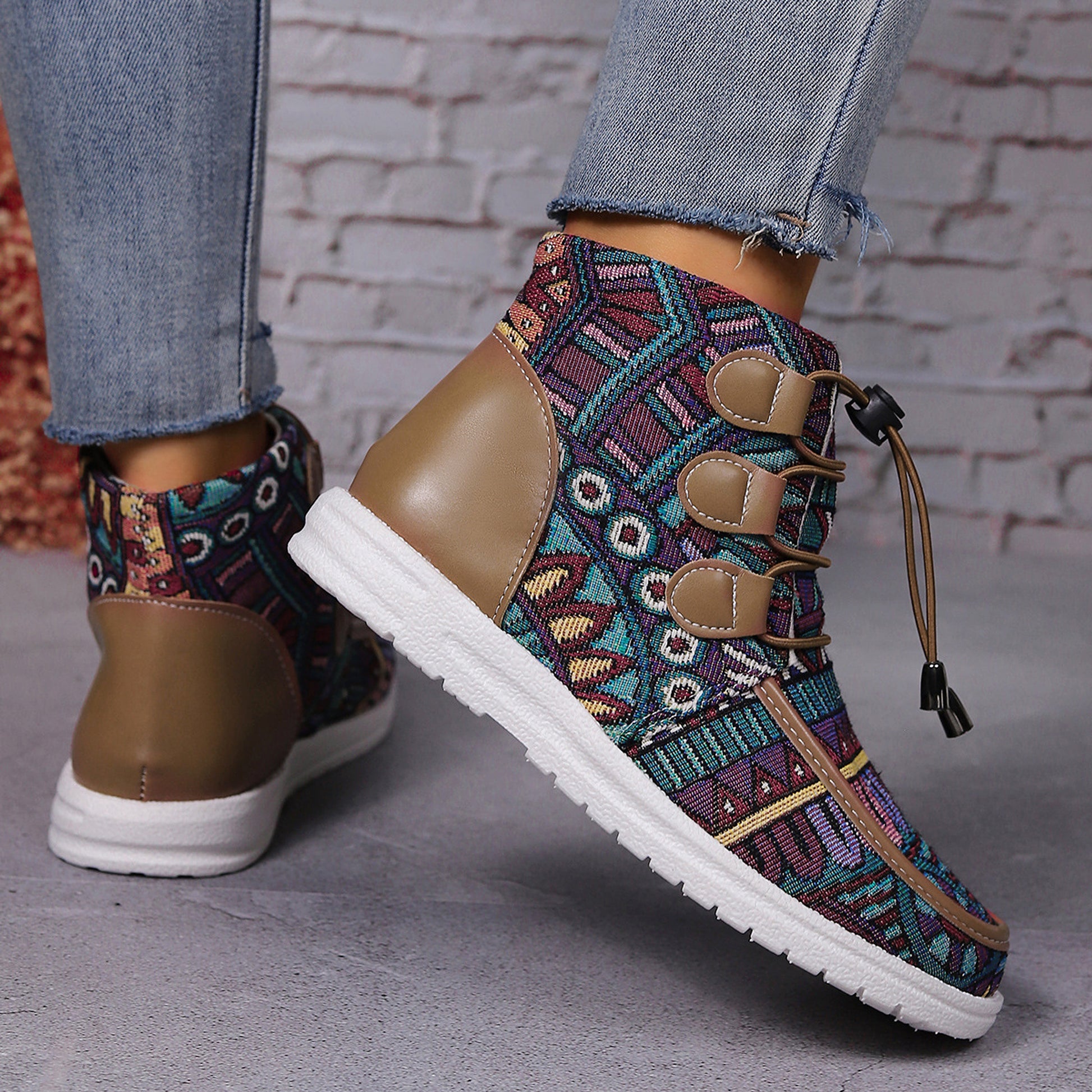 Fashionable Warm Women's Casual Boots - enhanced image 3