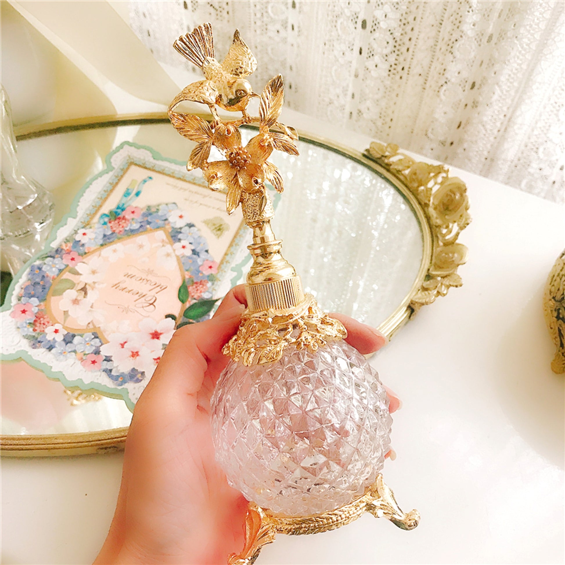 Meiyu Western Antique Gilt Perfume Bottle - enhanced image 3