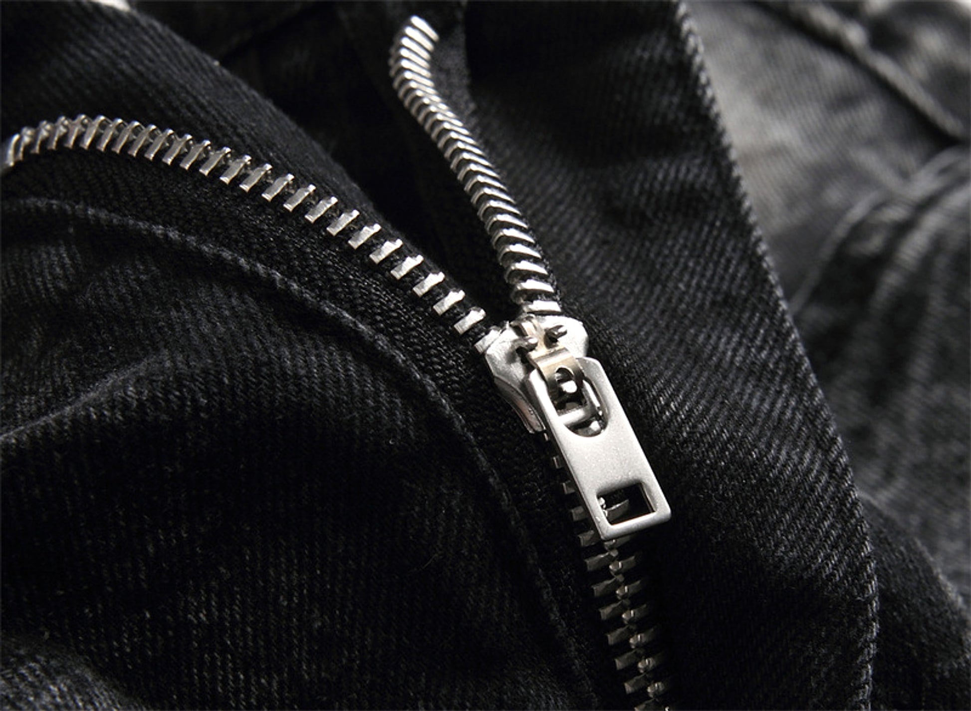 Punk Men's Jeans Hole Embroidery Five-pointed Star - enhanced image 3