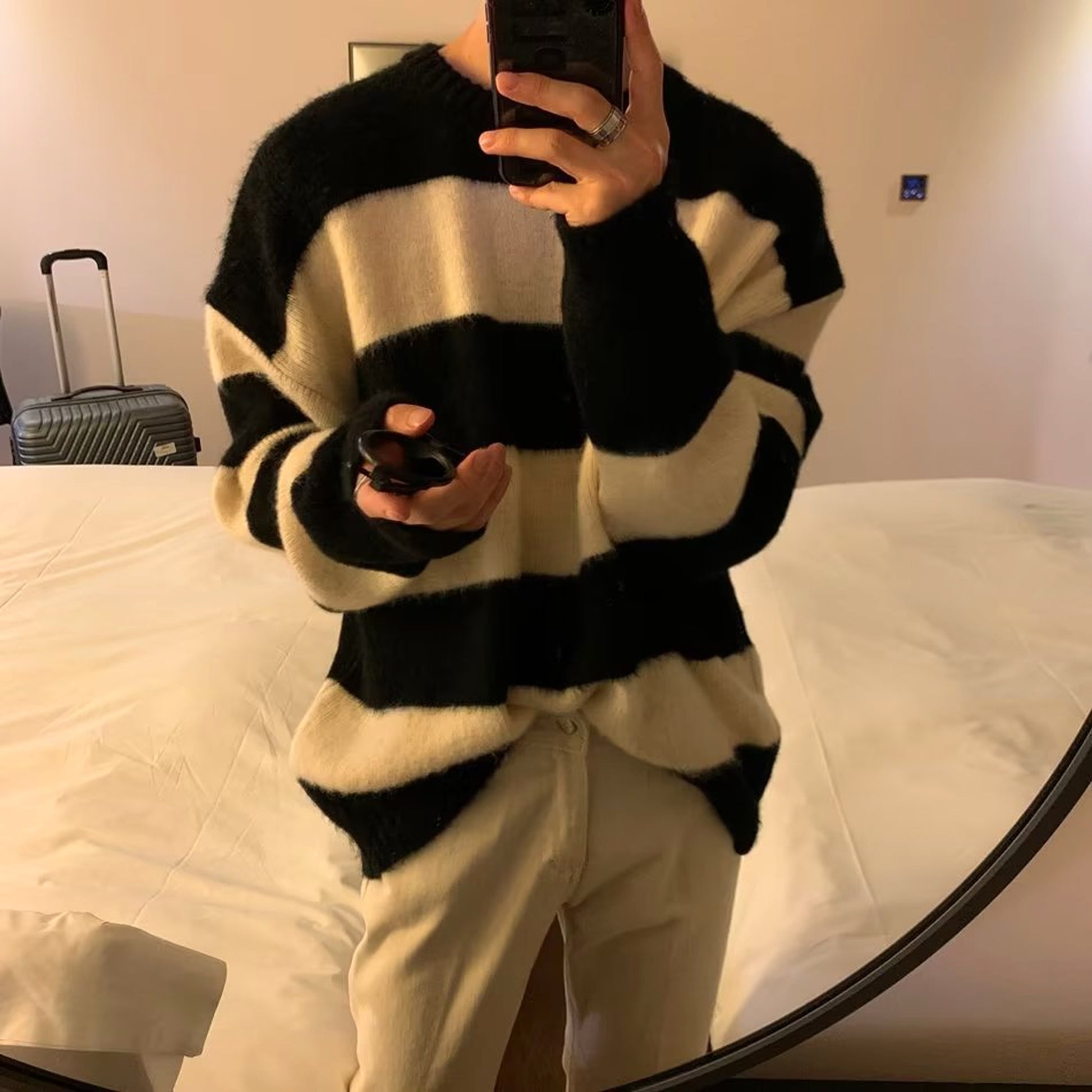 Round Neck Striped Design Sense Niche Soft Glutinous Sweater Men - enhanced image 3