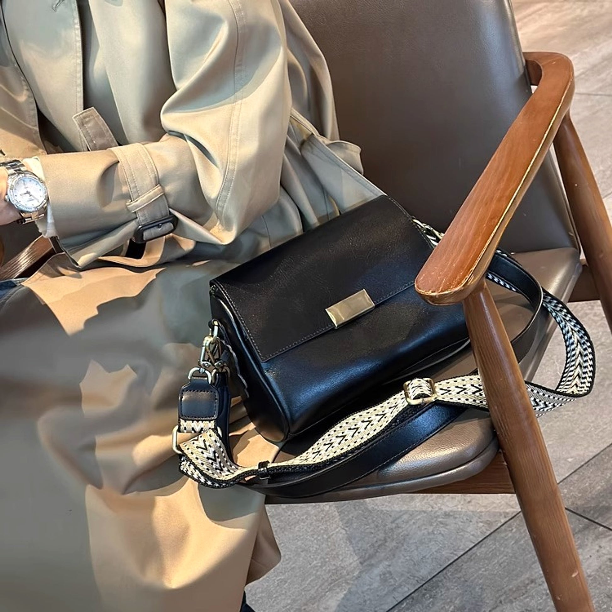 SolunaLuxe™ – Heritage Grace Shoulder Bag - enhanced image 3