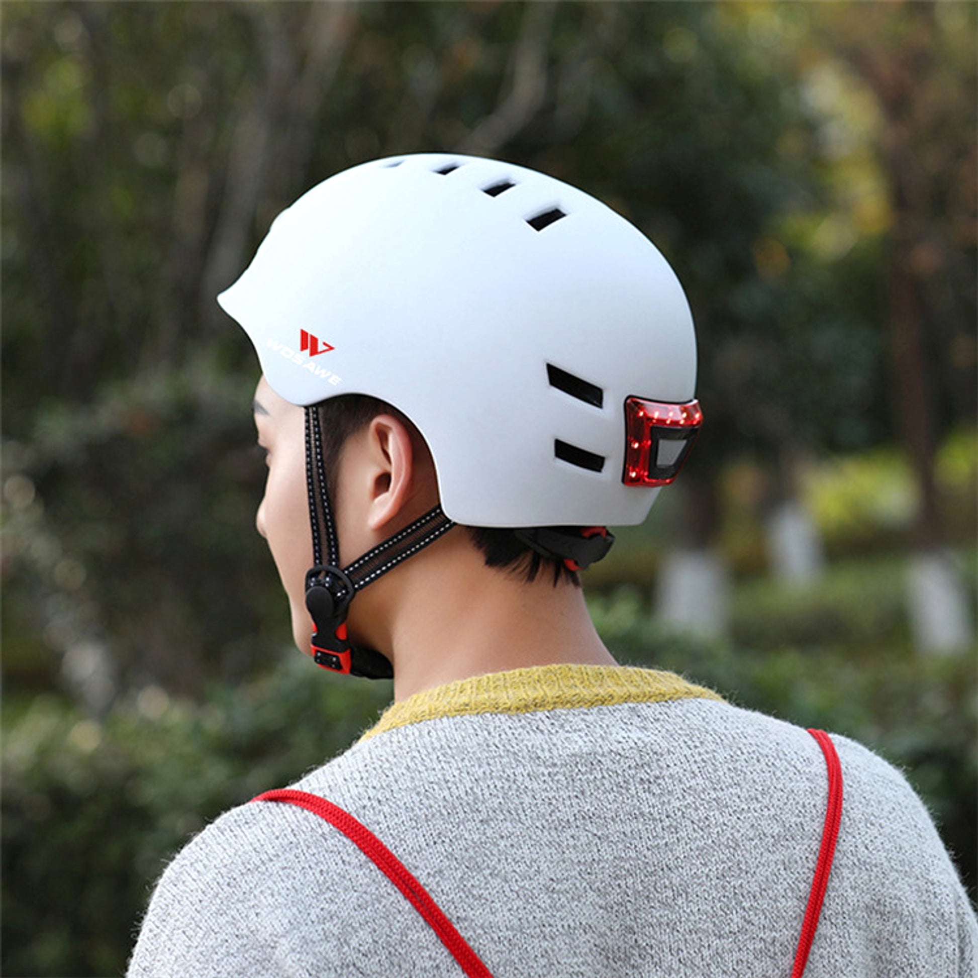Taillight helmet Bicycle cycling helmet - enhanced image 3