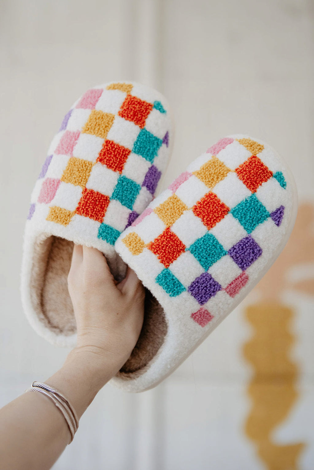 White Vibrant Checkered Plush Thermal Slippers - enhanced image 3