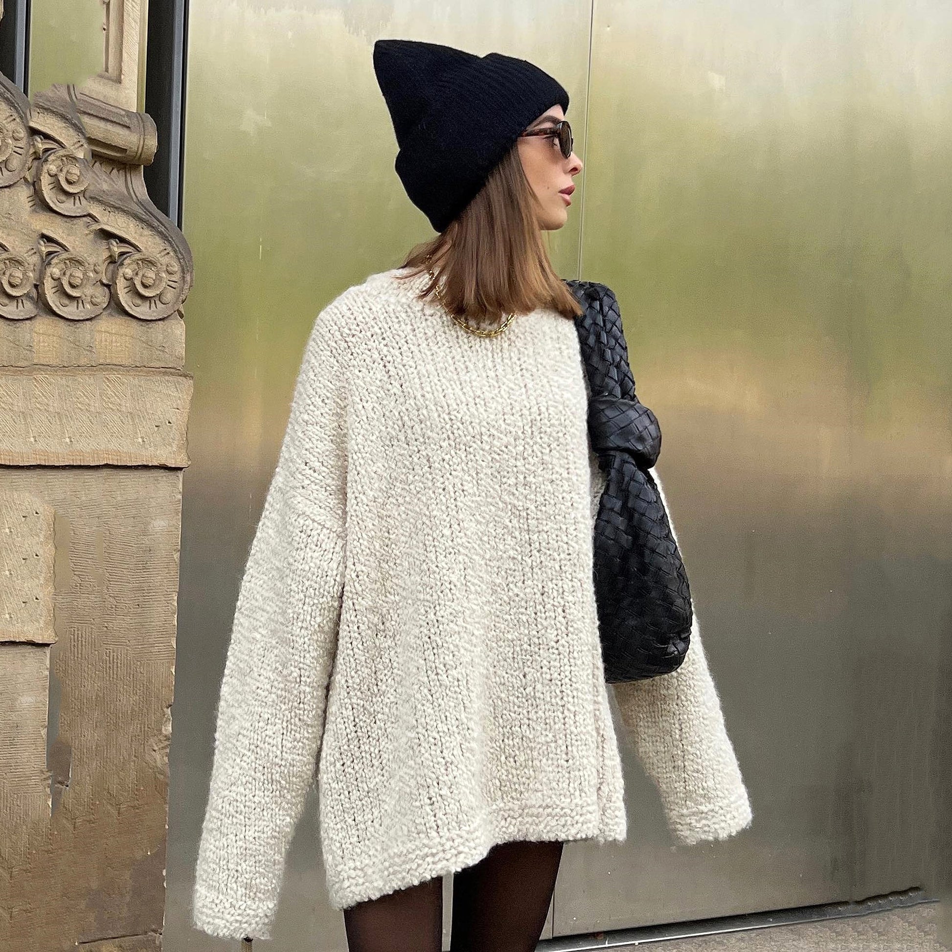Women's Solid Color Basic Loose Casual Sweater - enhanced image 3