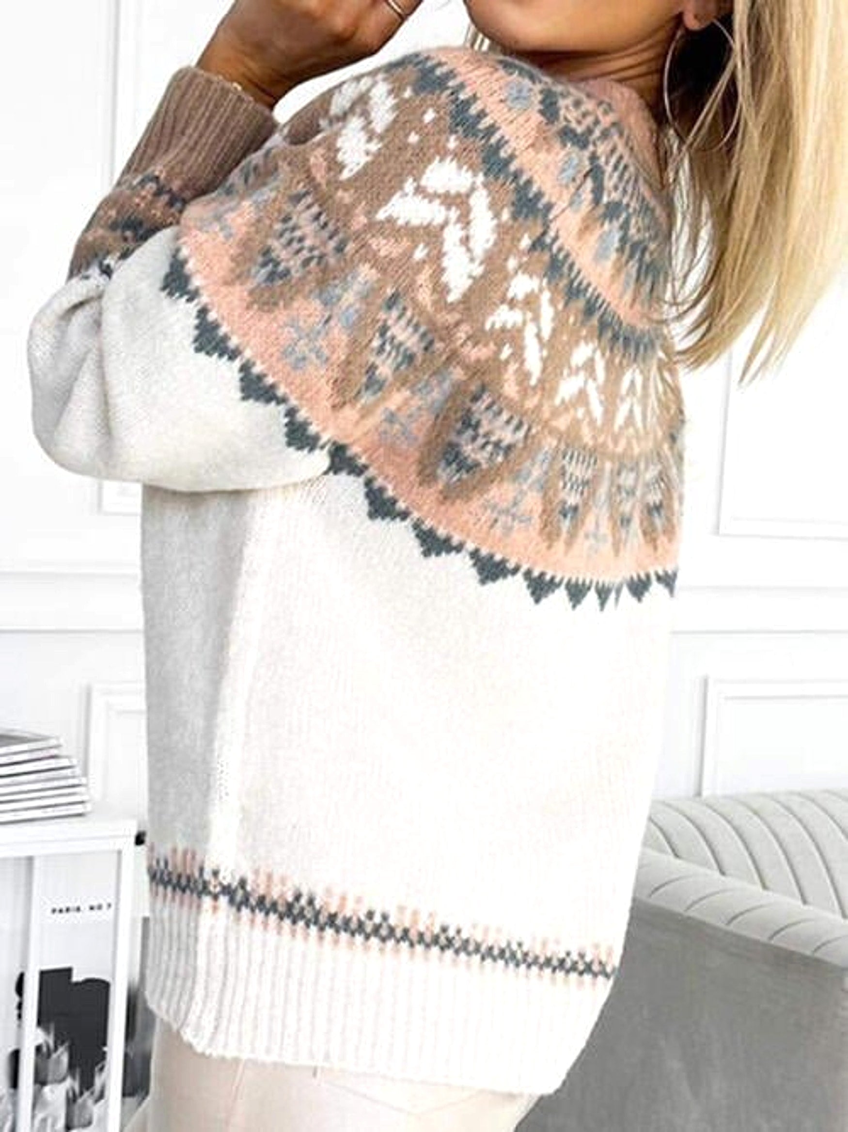 Women's Vintage Jacquard Color Matching Sweater - enhanced image 3
